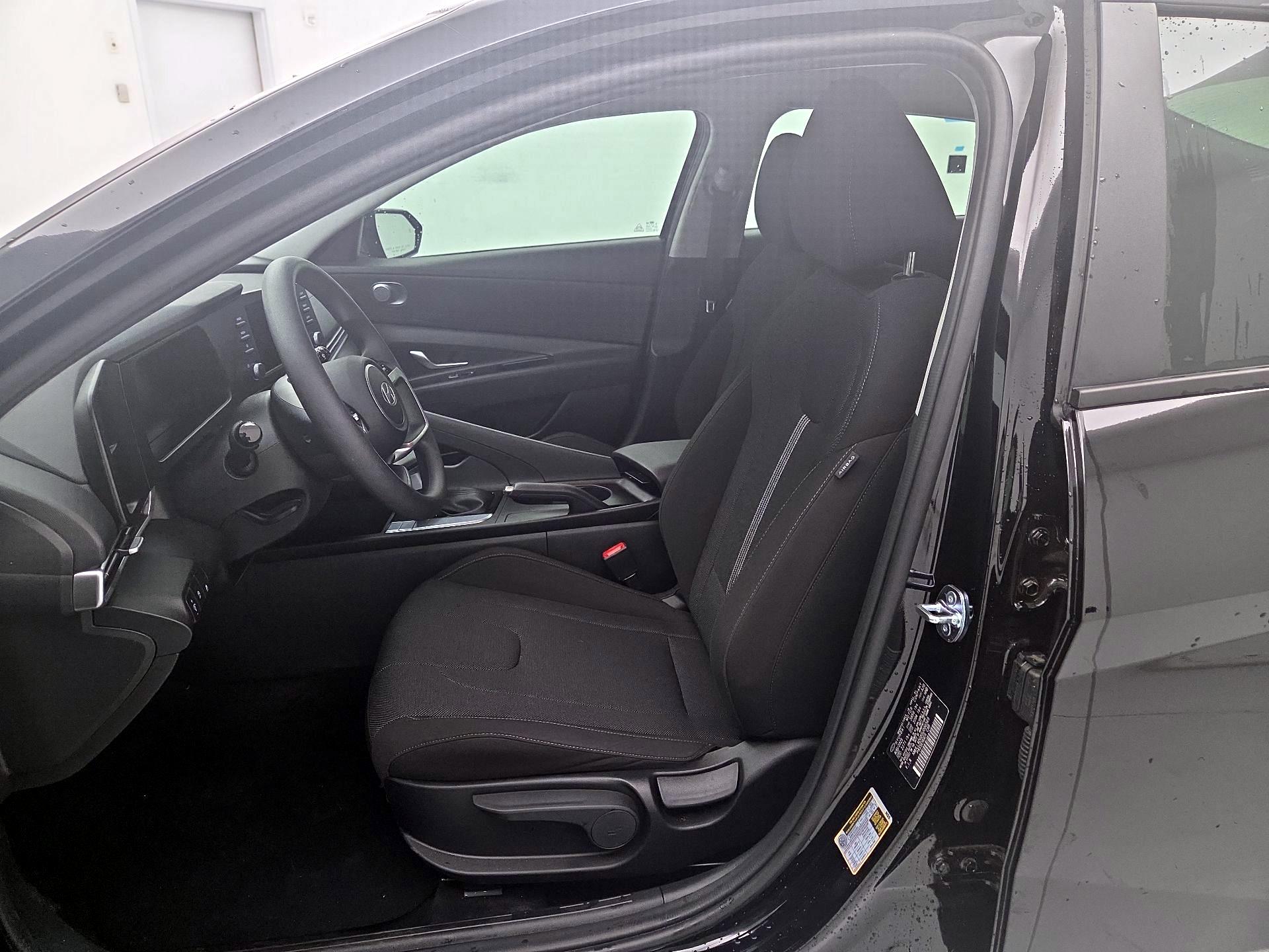 Thumbnail: 2025 Hyundai Elantra - 11