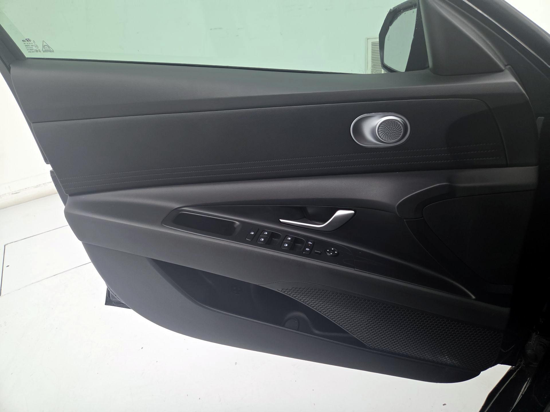 Thumbnail: 2025 Hyundai Elantra - 12