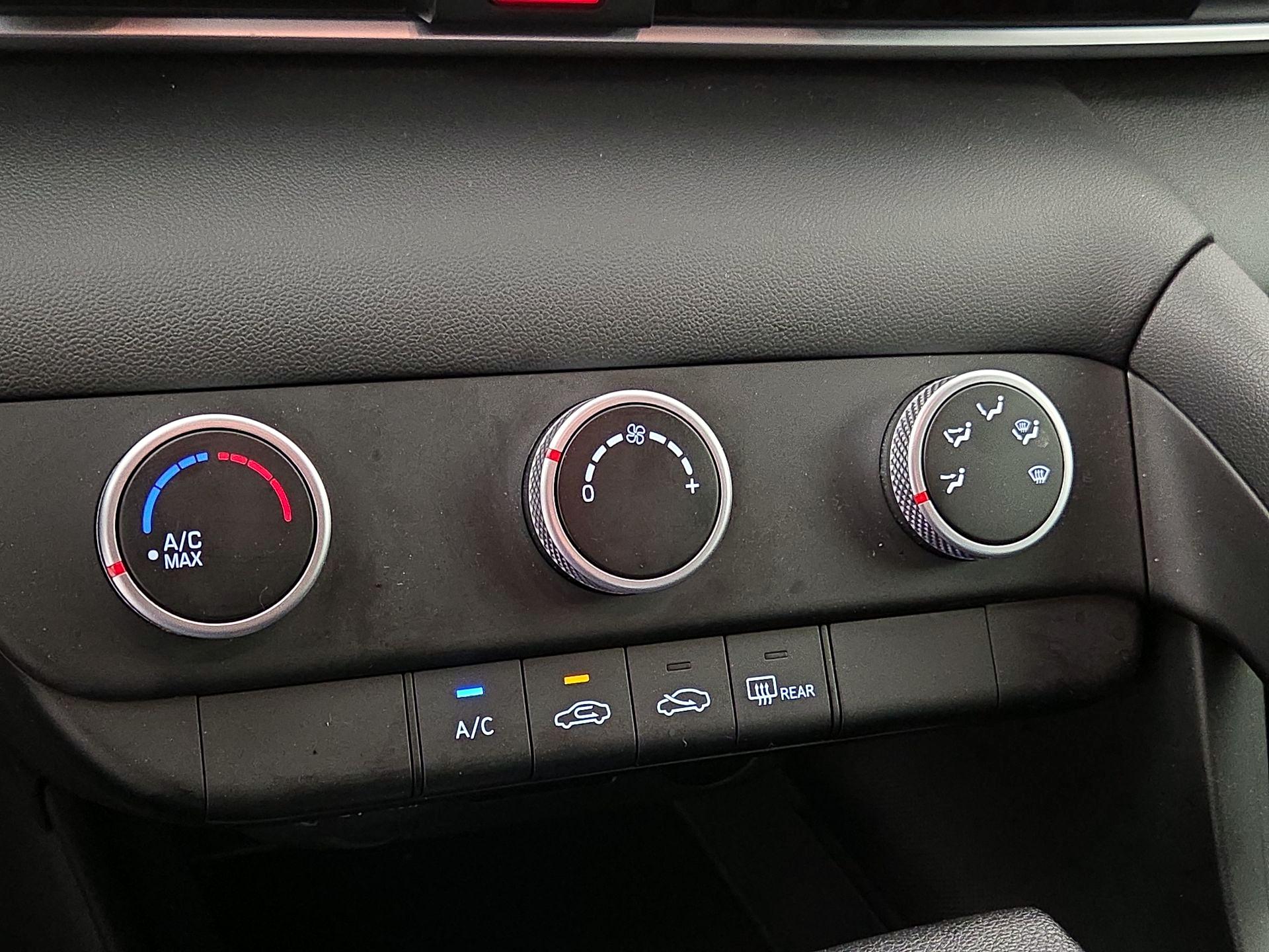 Thumbnail: 2025 Hyundai Elantra - 16