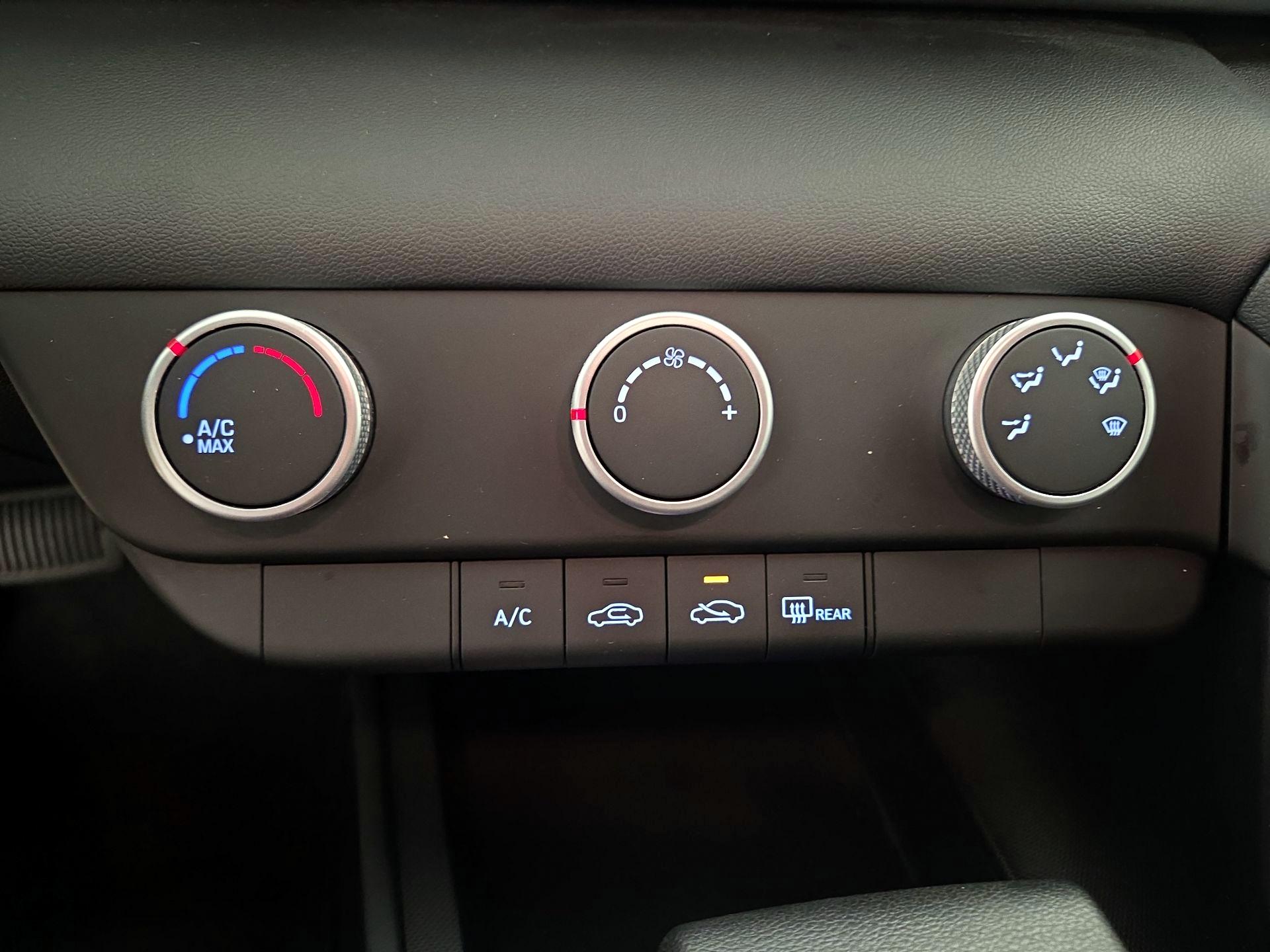 Thumbnail: 2021 Hyundai Elantra - 15