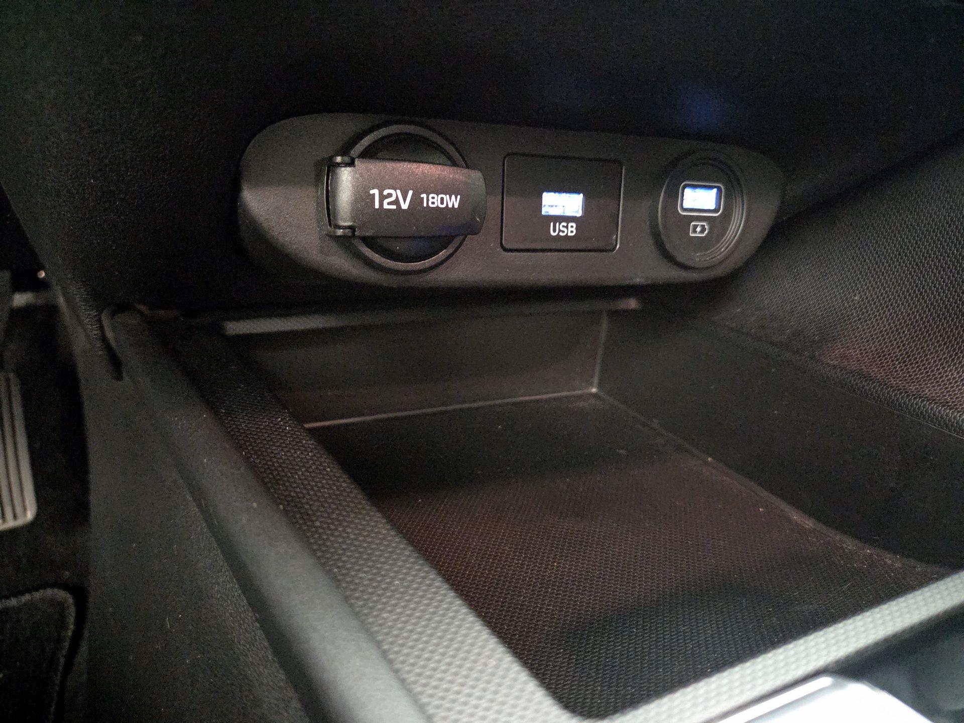 Thumbnail: 2021 Hyundai Elantra - 17