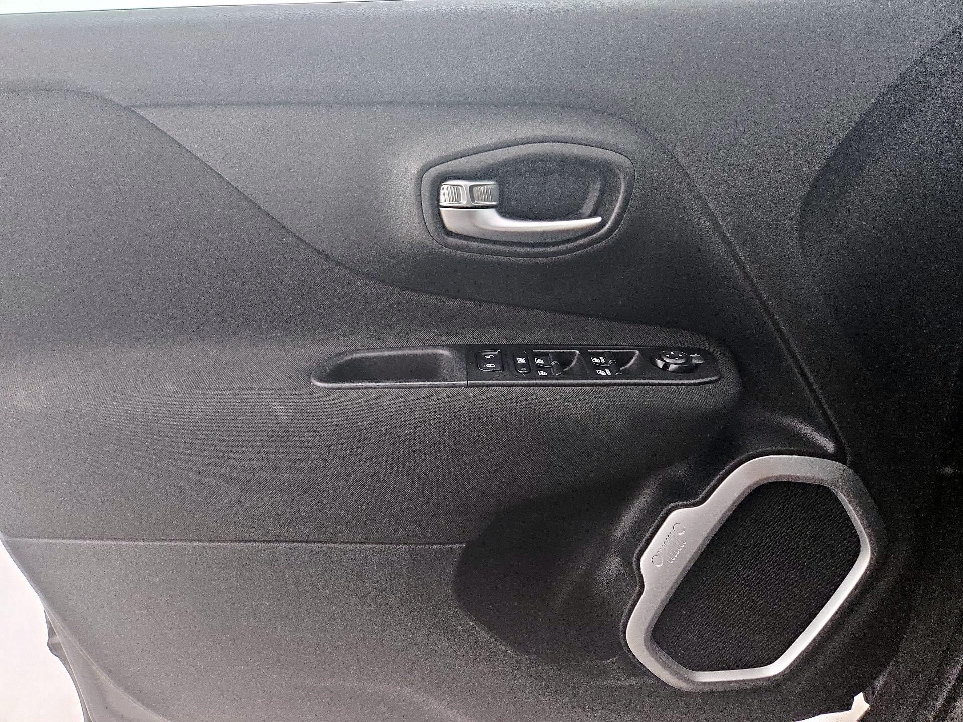 Thumbnail: 2021 Jeep Renegade - 12