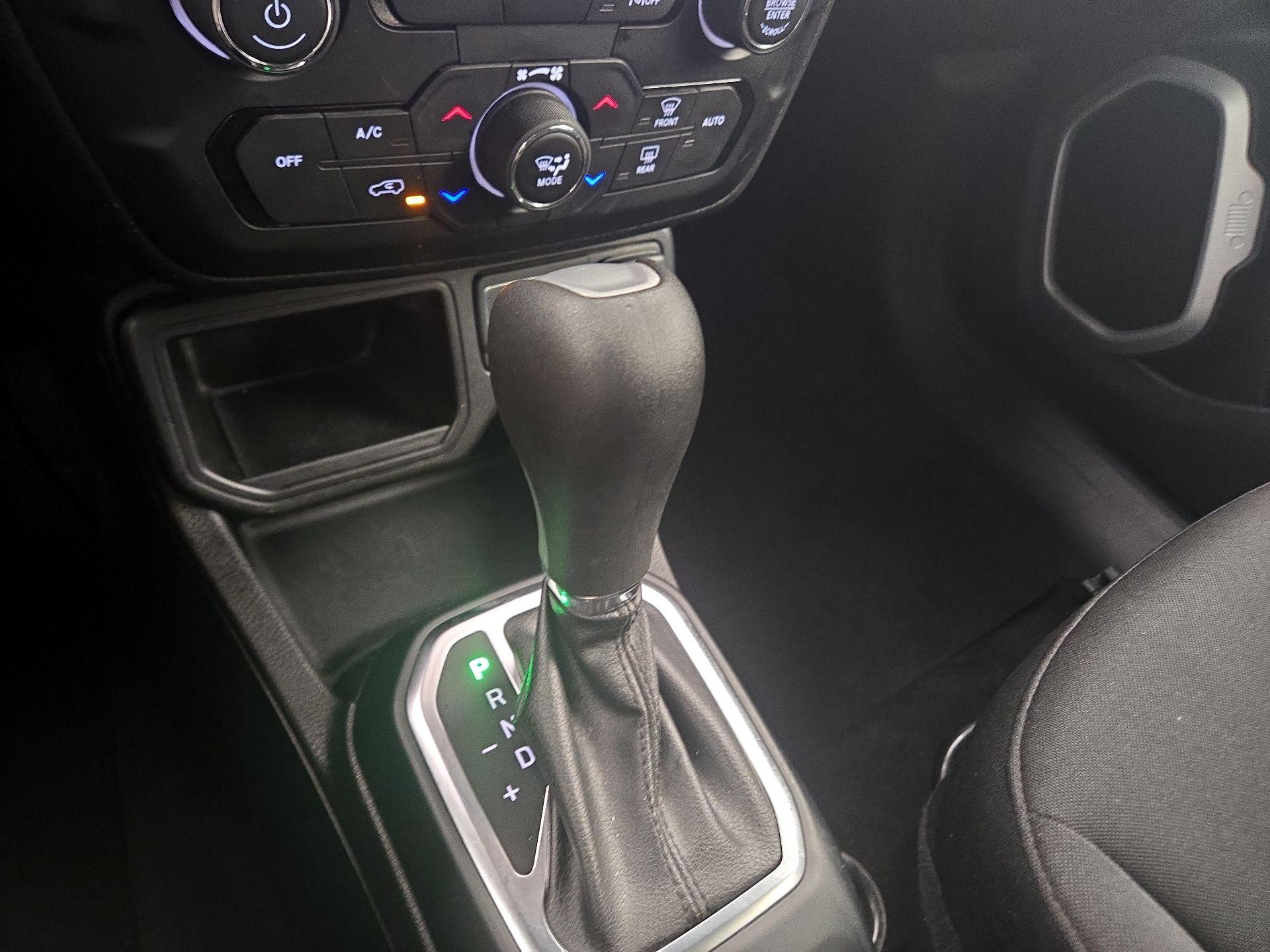 Thumbnail: 2021 Jeep Renegade - 18