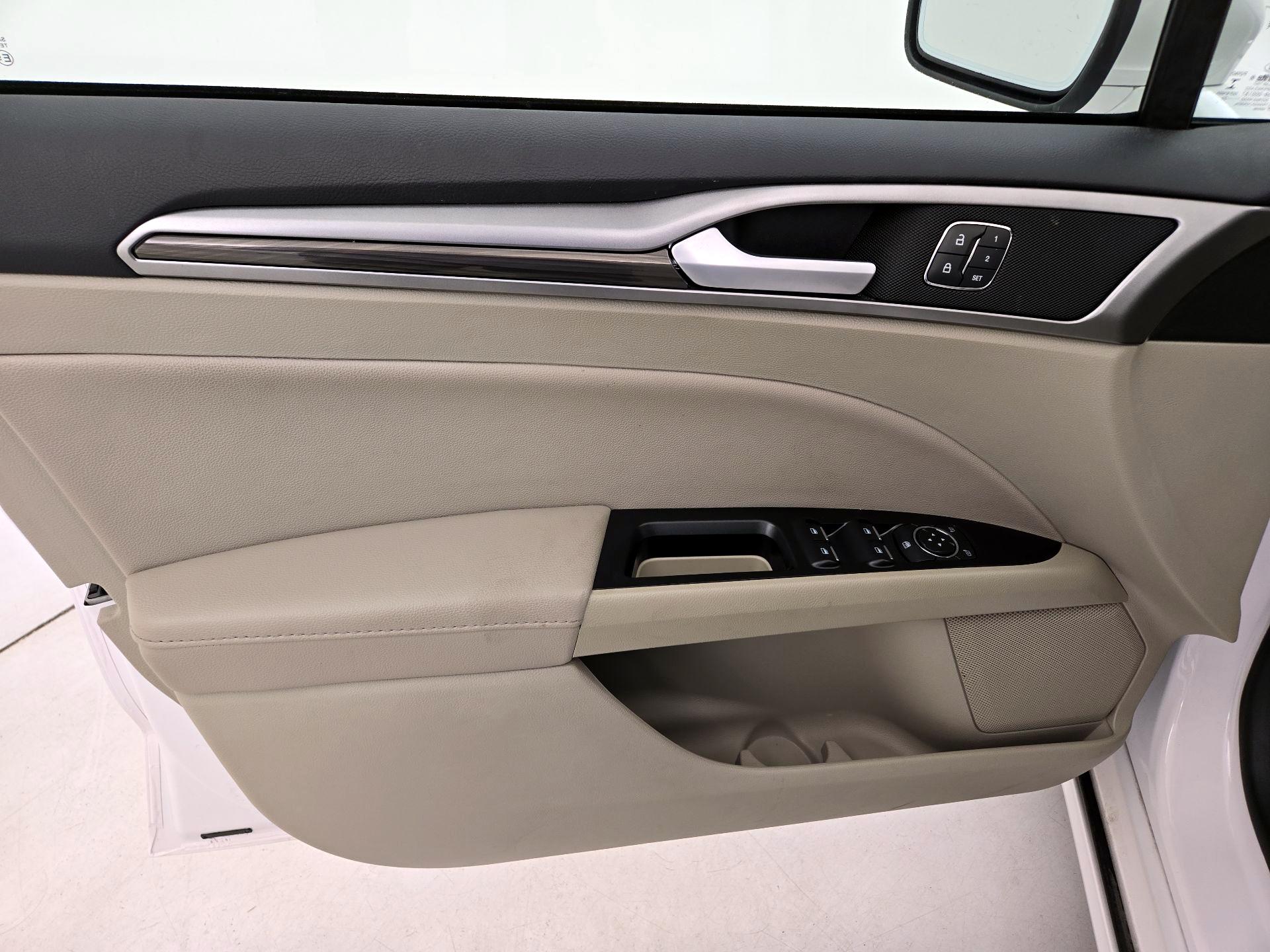 Thumbnail: 2020 Ford Fusion - 12