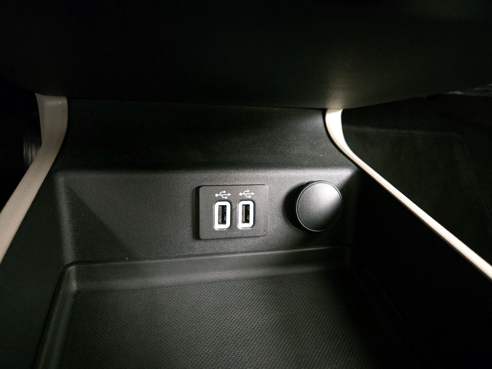 Thumbnail: 2020 Ford Fusion - 18