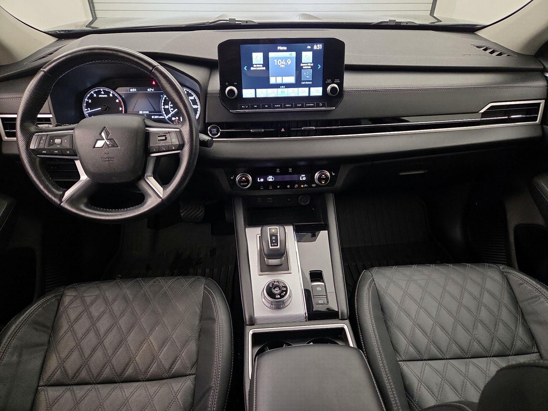 Thumbnail: 2022 Mitsubishi Outlander - 9