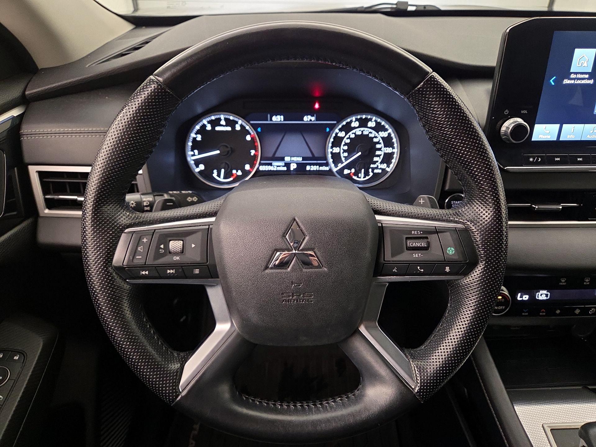 Thumbnail: 2022 Mitsubishi Outlander - 10