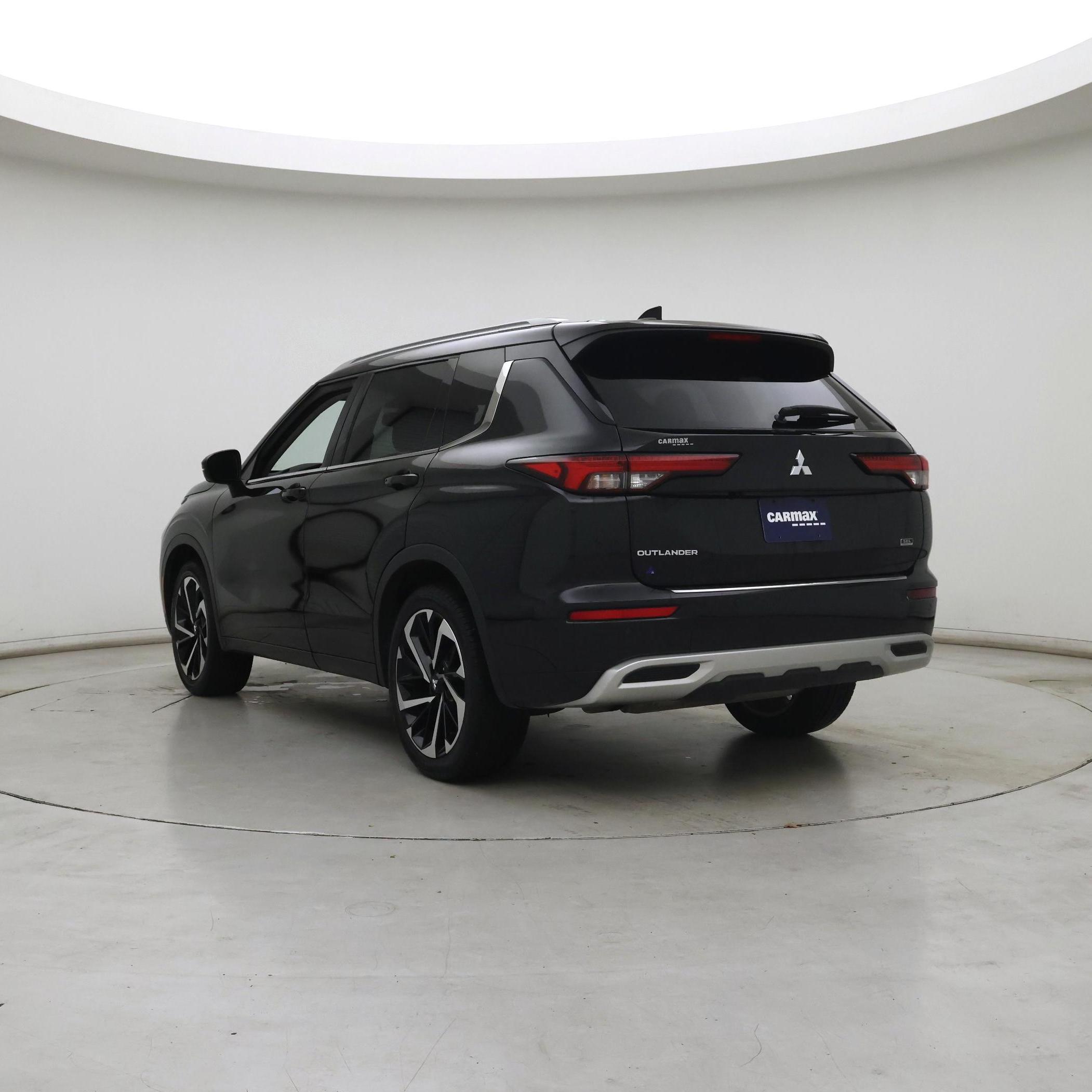 Thumbnail: 2022 Mitsubishi Outlander - 2