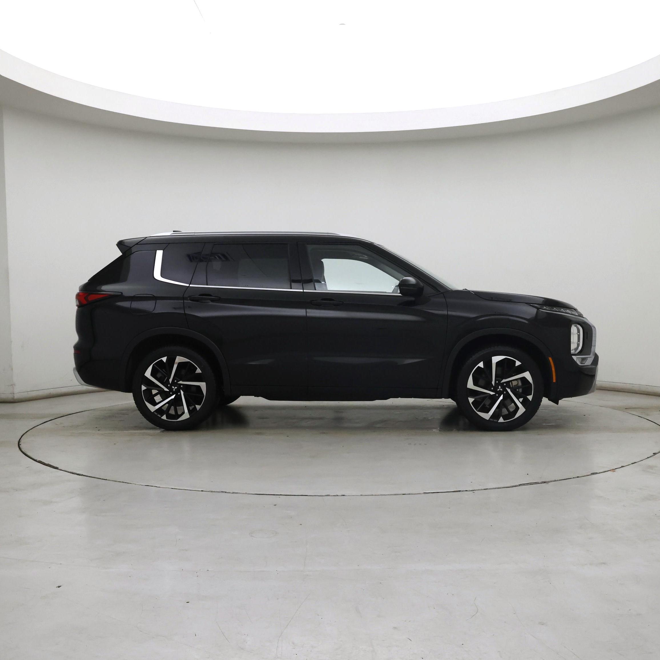 Thumbnail: 2022 Mitsubishi Outlander - 7