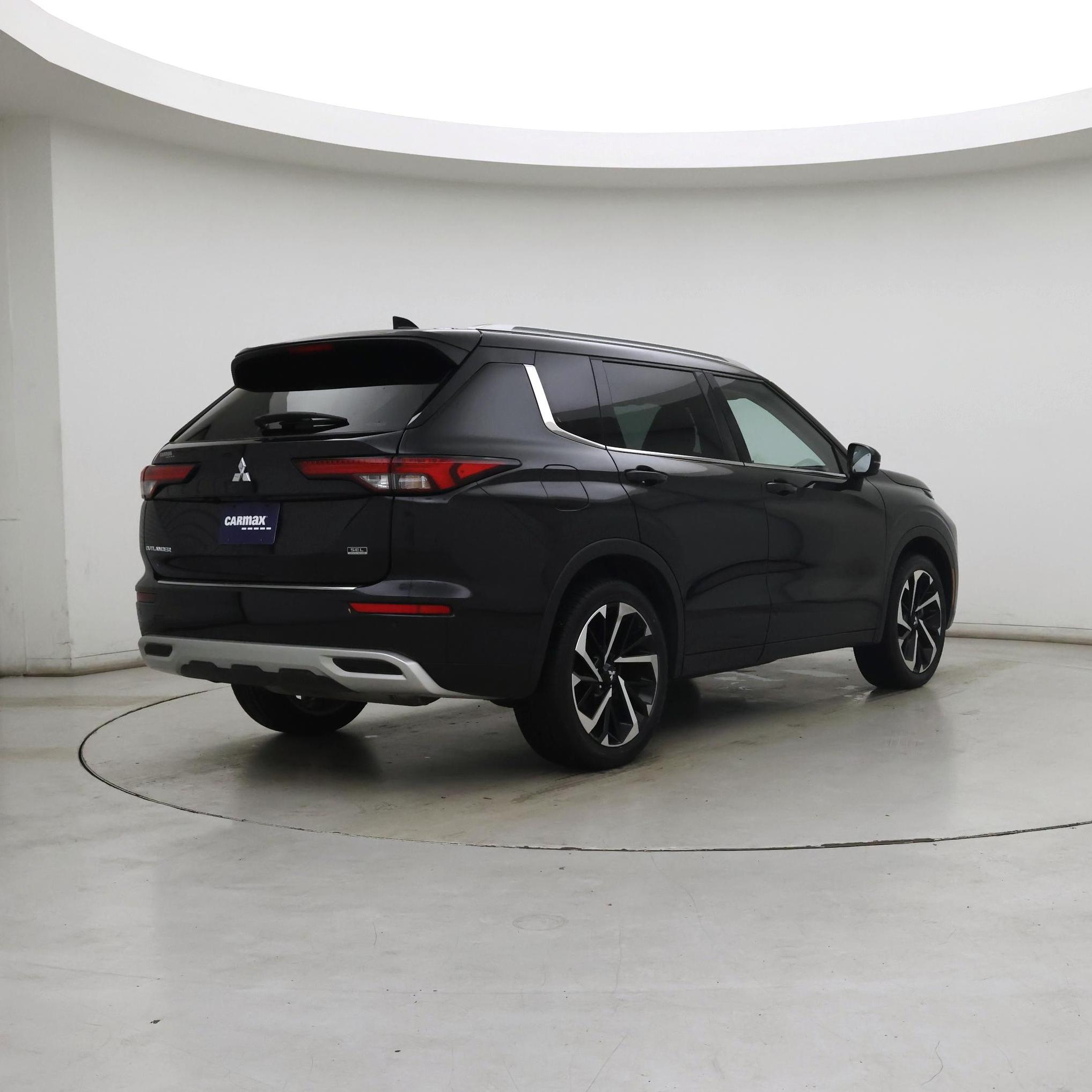 Thumbnail: 2022 Mitsubishi Outlander - 8