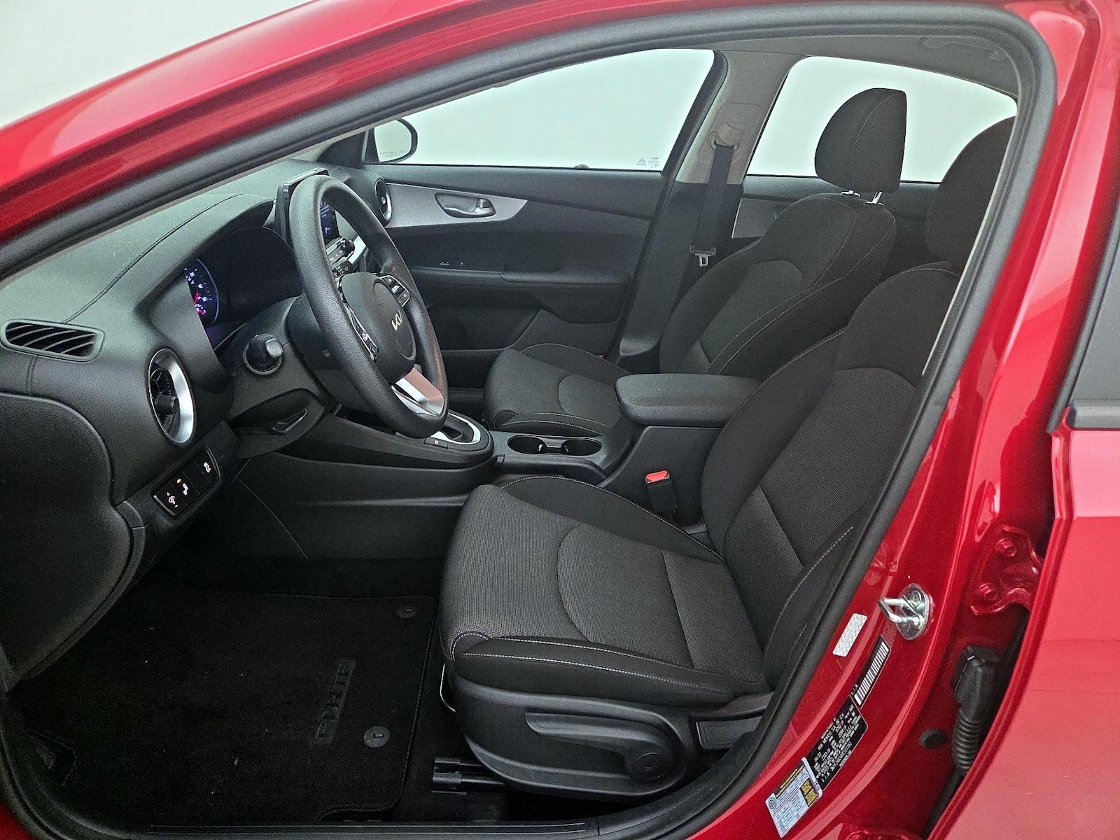 2023 Kia Forte LXS - Photo 12