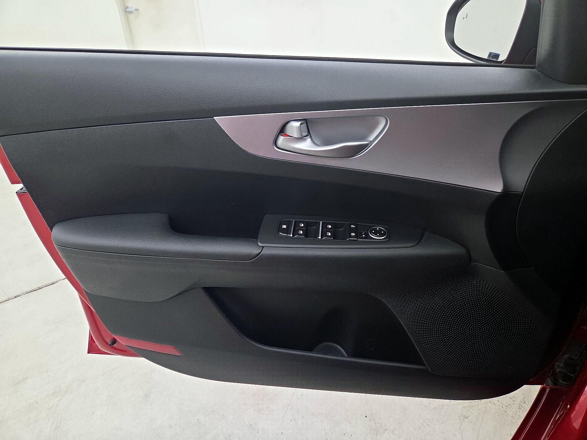 Thumbnail: 2023 Kia Forte - 12