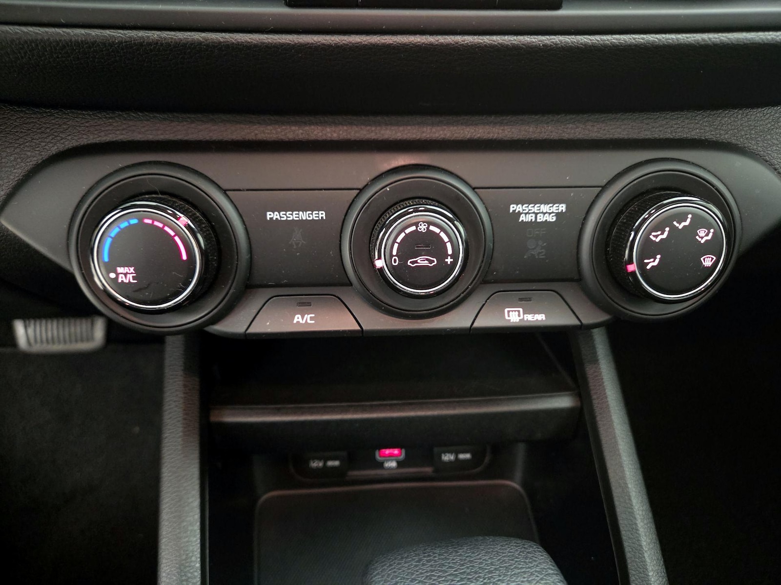 2023 Kia Forte LXS - Photo 16