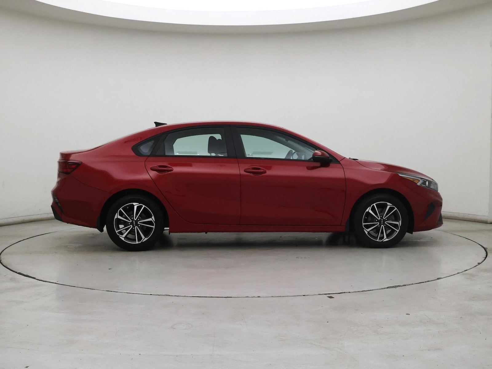 2023 Kia Forte LXS - Photo 8