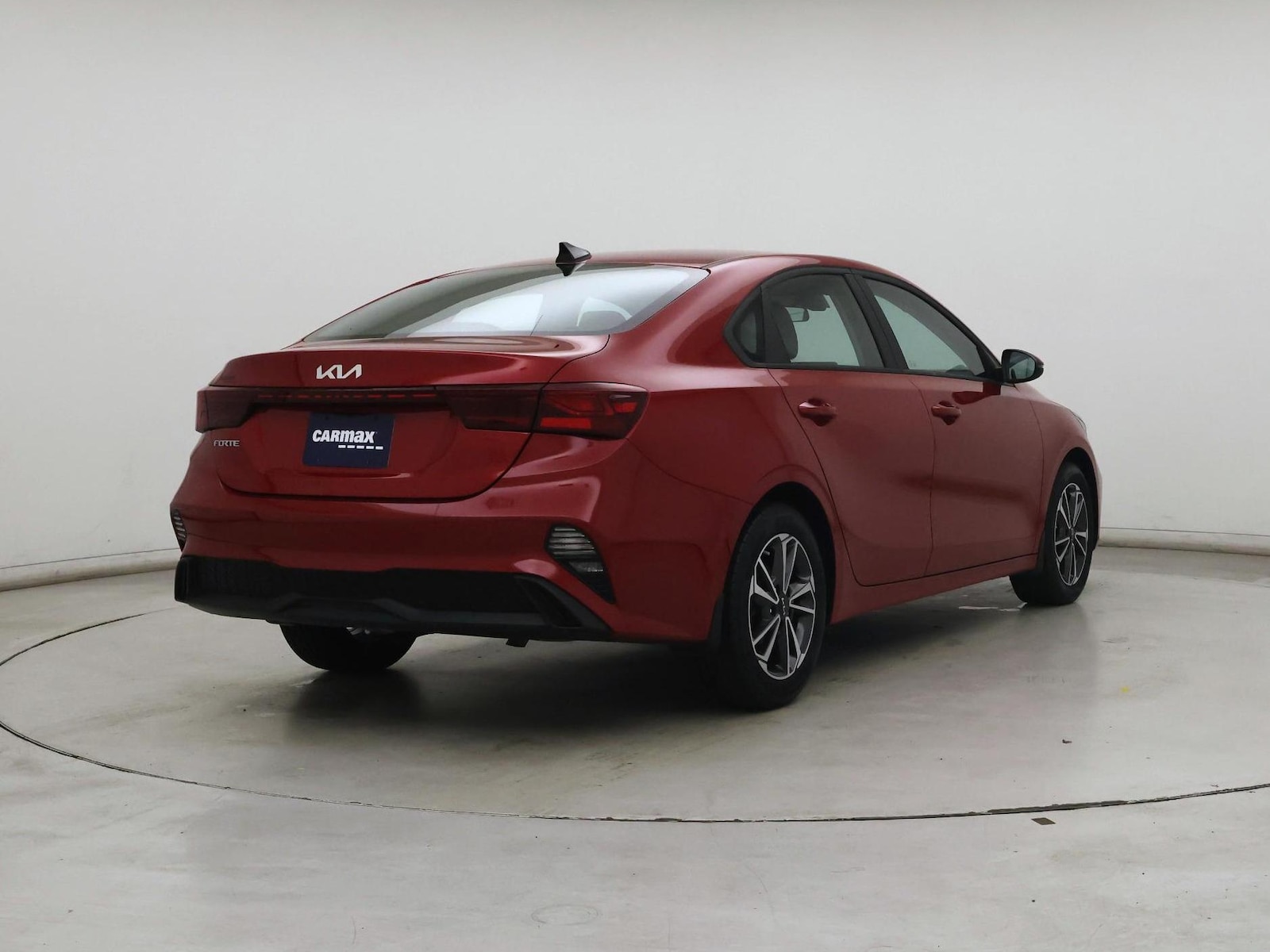 2023 Kia Forte LXS - Photo 9
