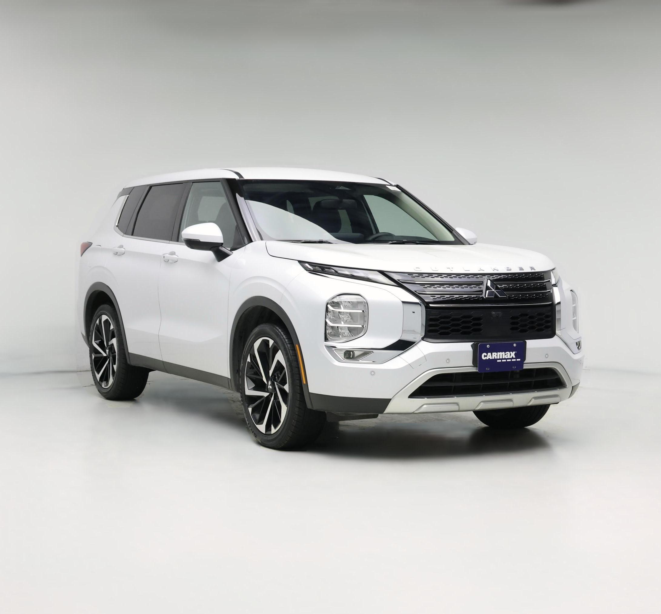 Thumbnail: 2024 Mitsubishi Outlander - 1