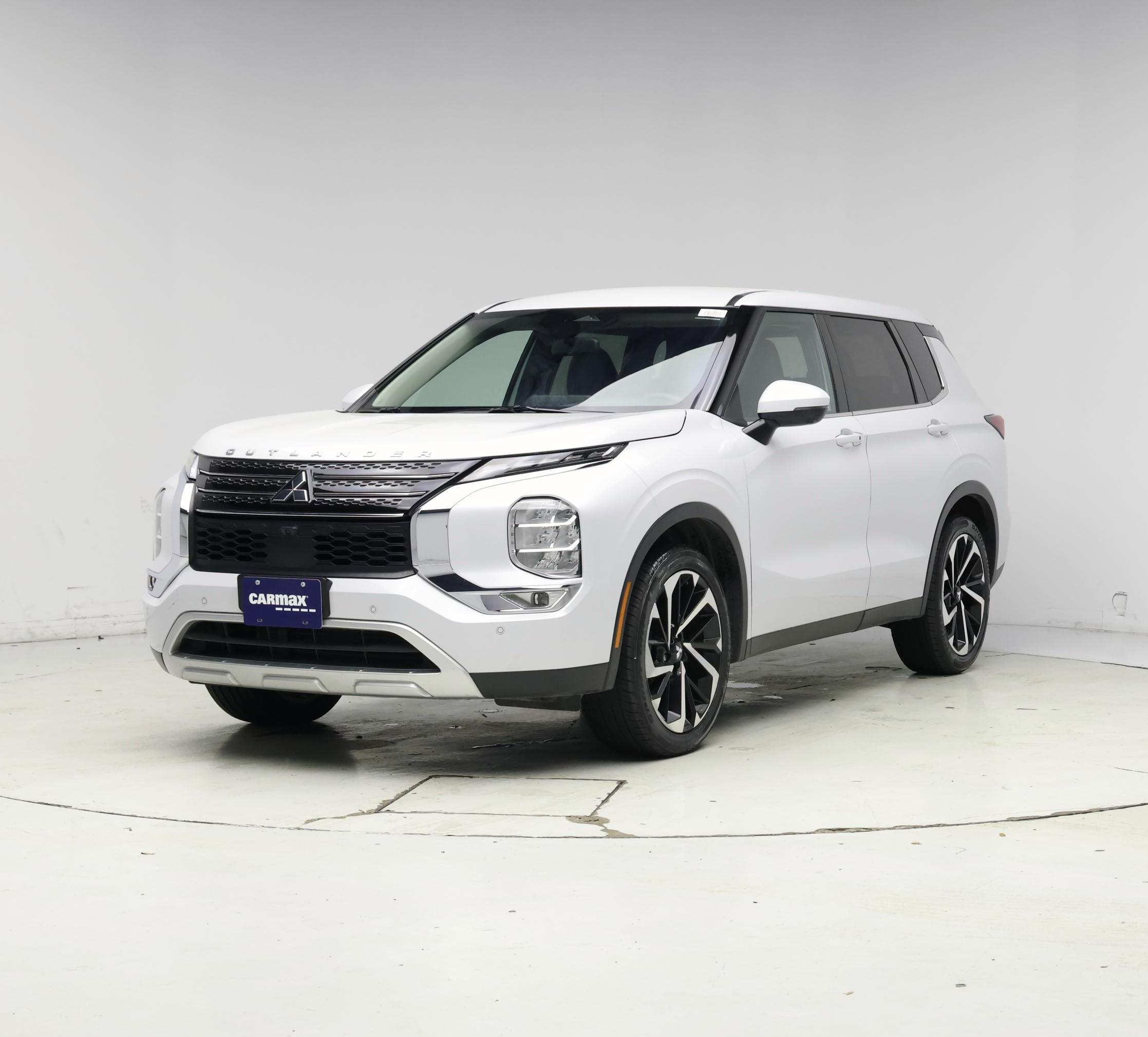 Thumbnail: 2024 Mitsubishi Outlander - 4