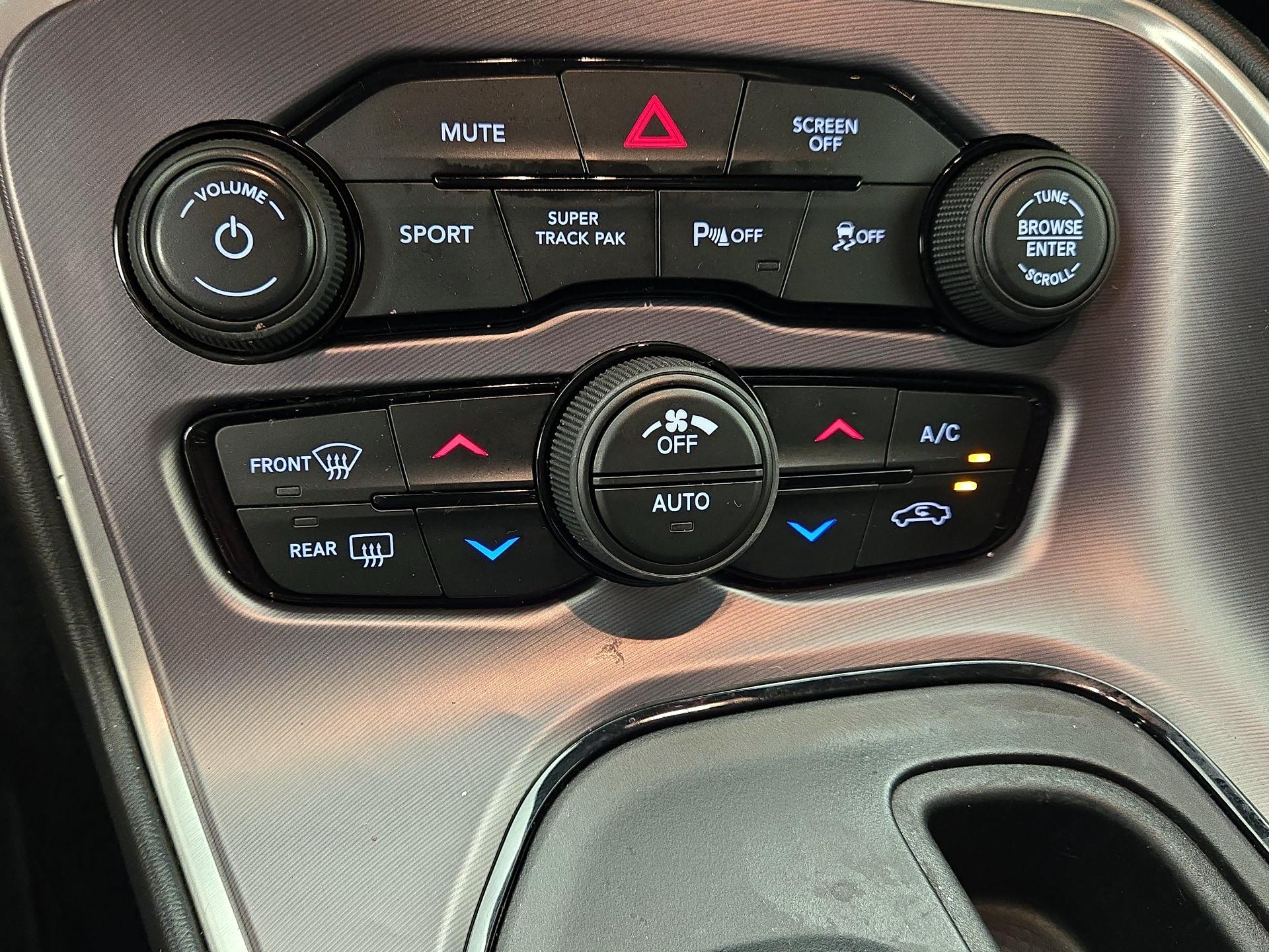 Thumbnail: 2020 Dodge Challenger - 17