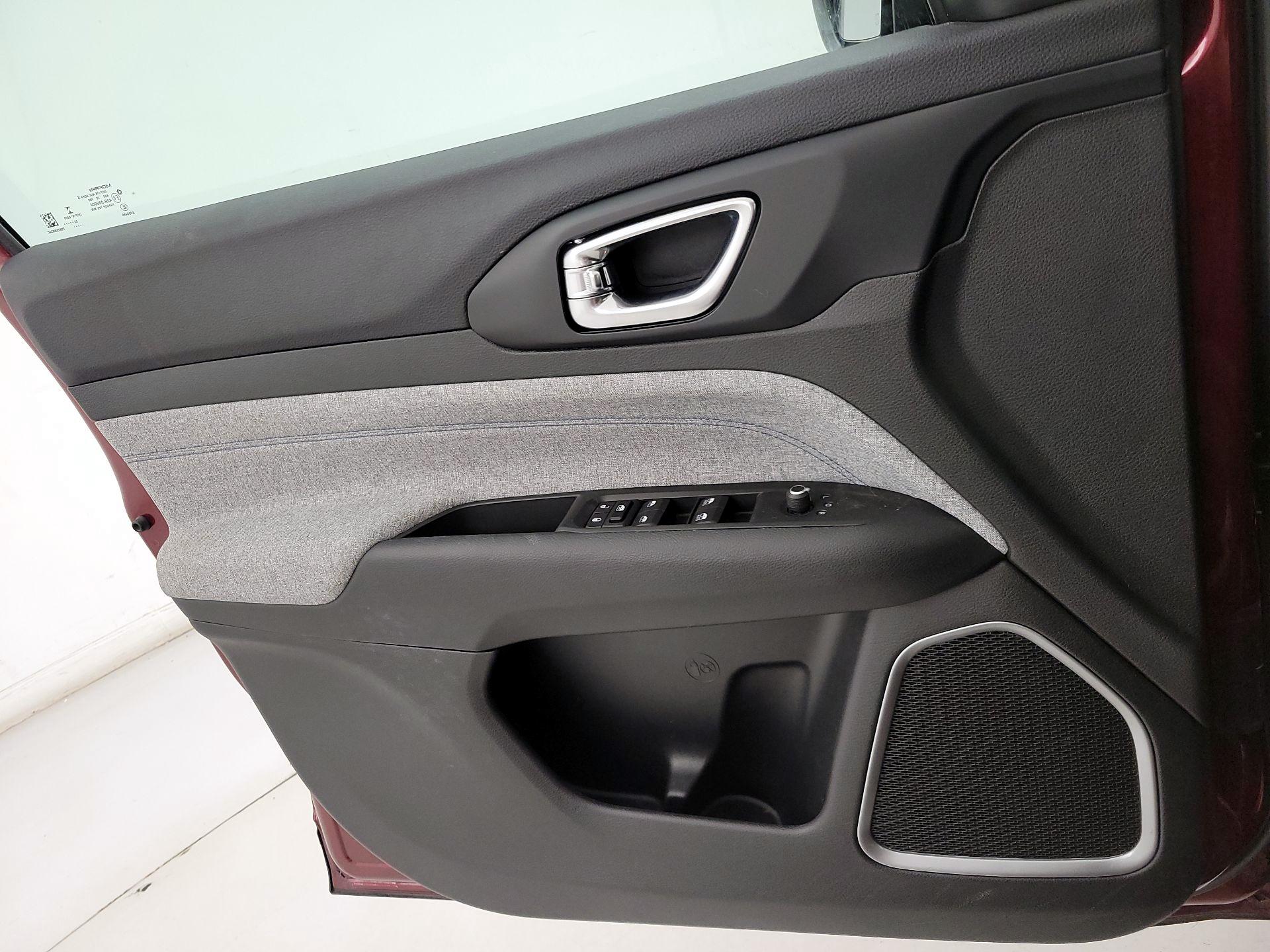 Thumbnail: 2022 Jeep Compass - 12