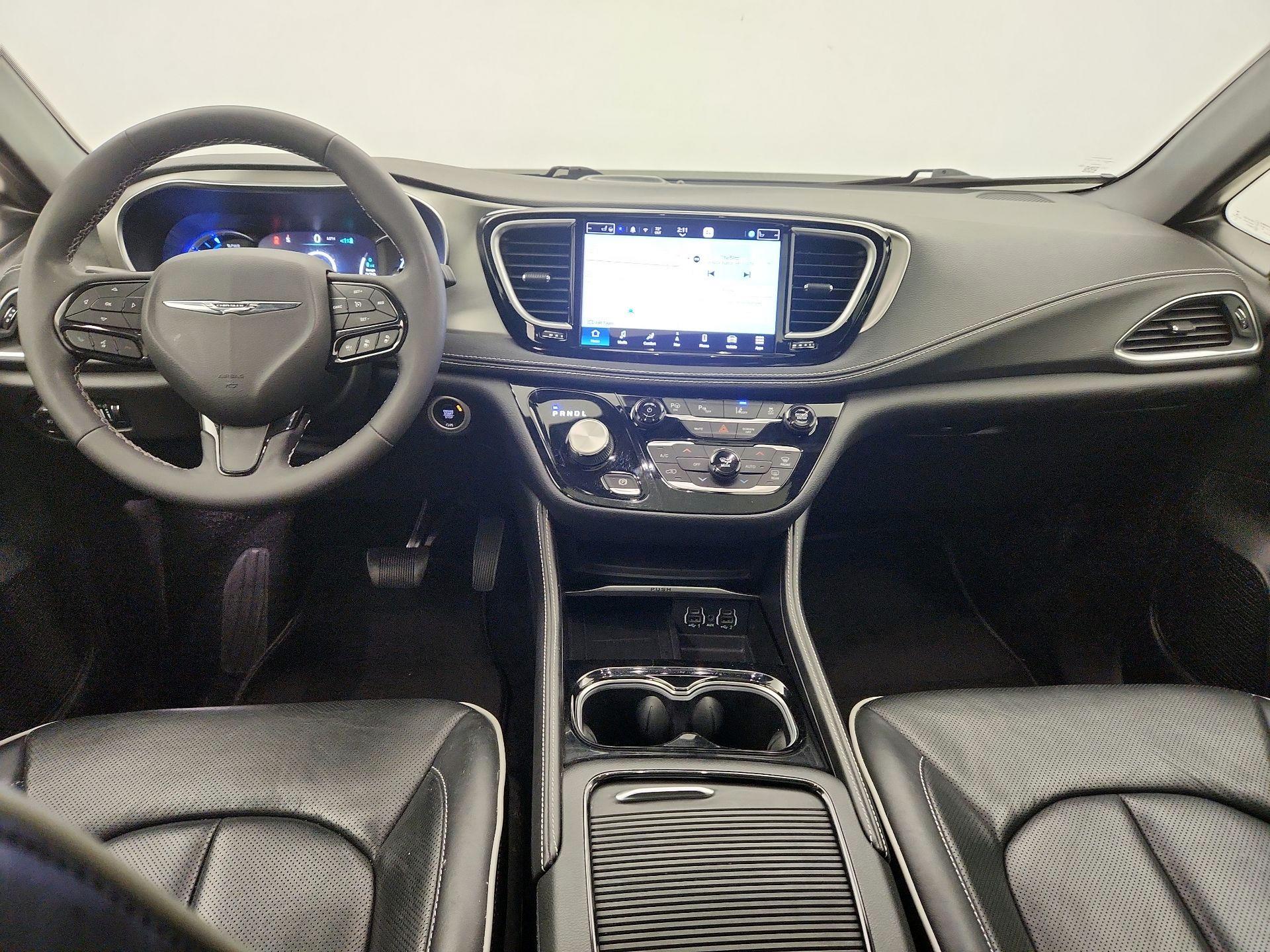 Thumbnail: 2023 Chrysler Pacifica - 9