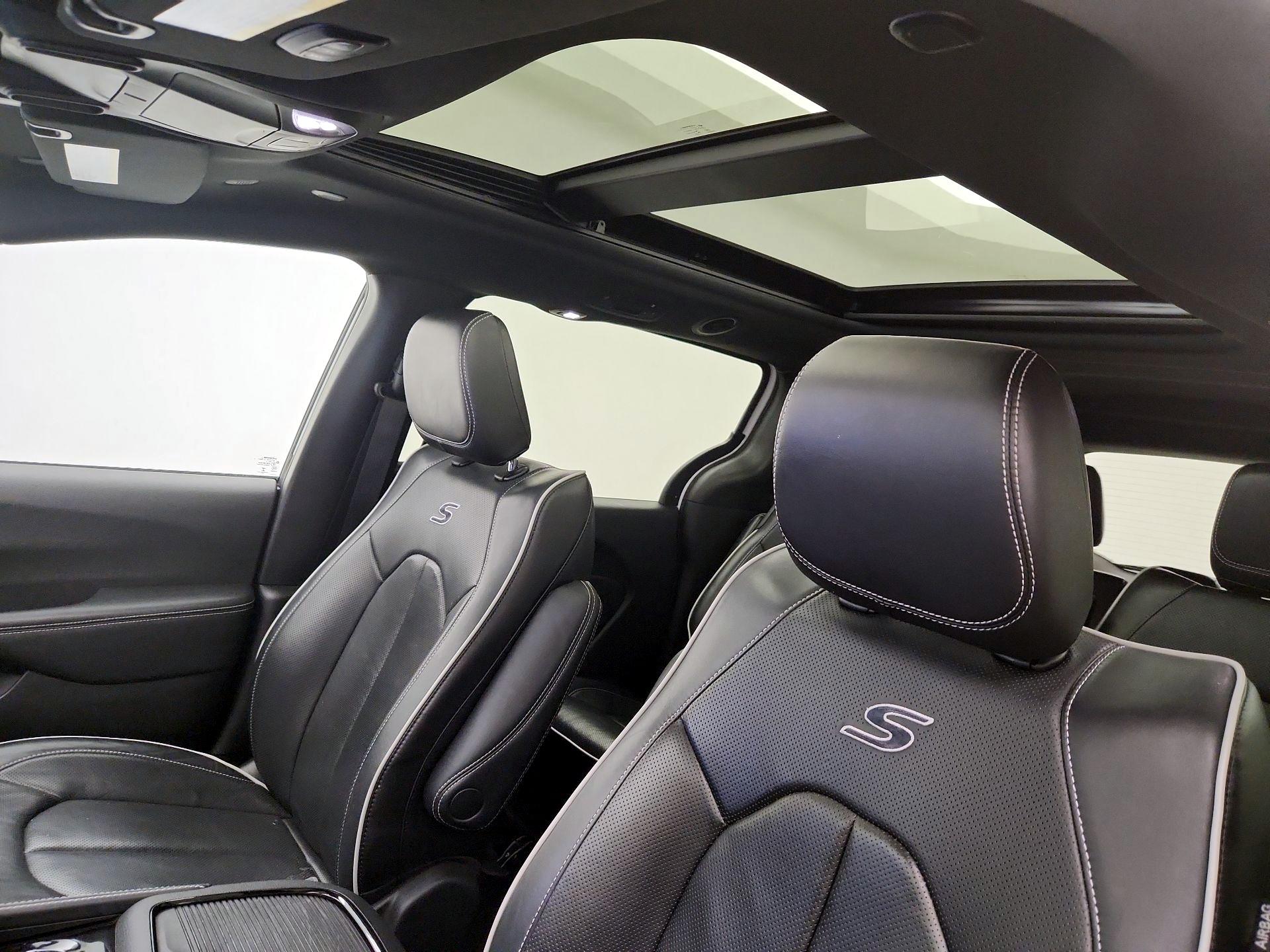 Thumbnail: 2023 Chrysler Pacifica - 20