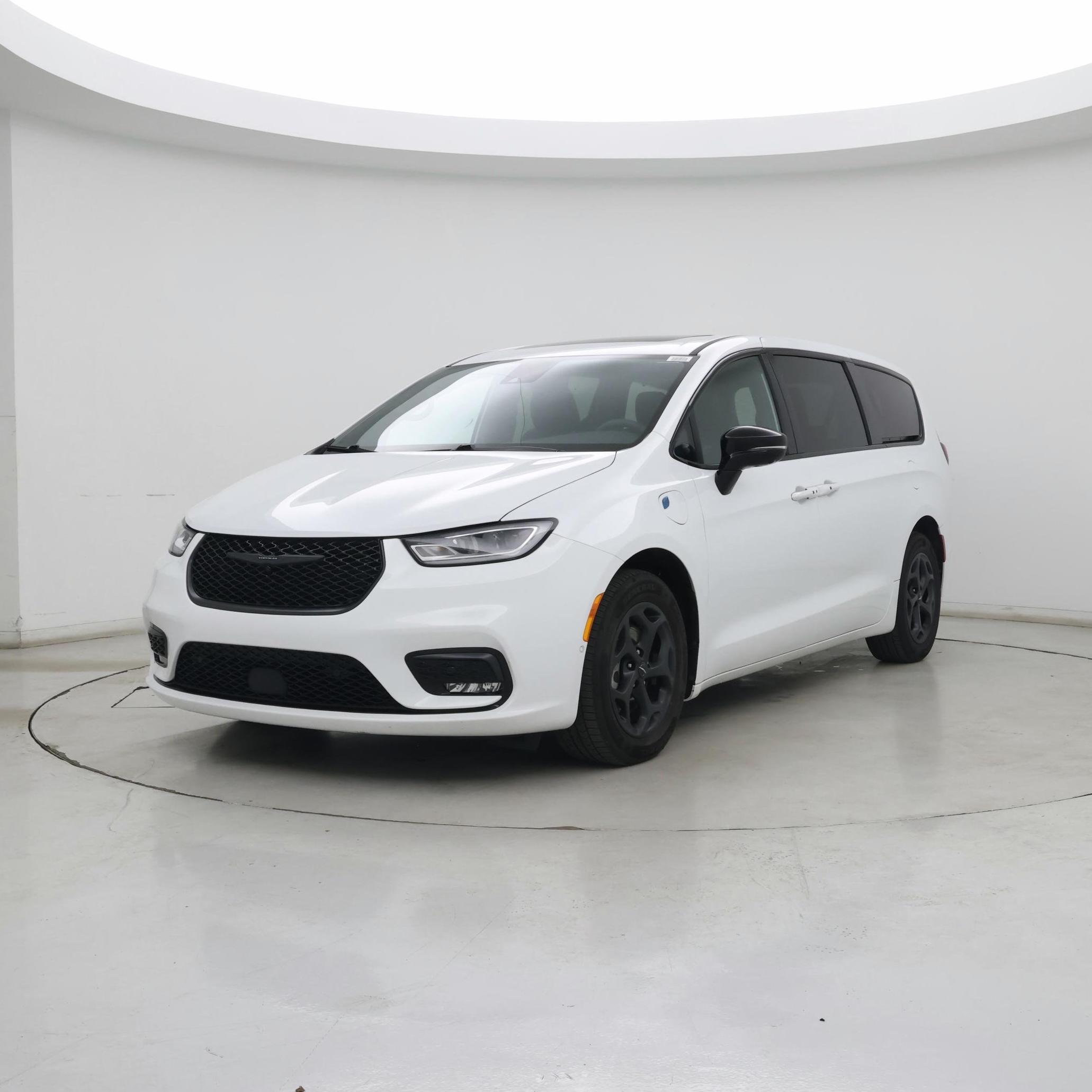 Thumbnail: 2023 Chrysler Pacifica - 4