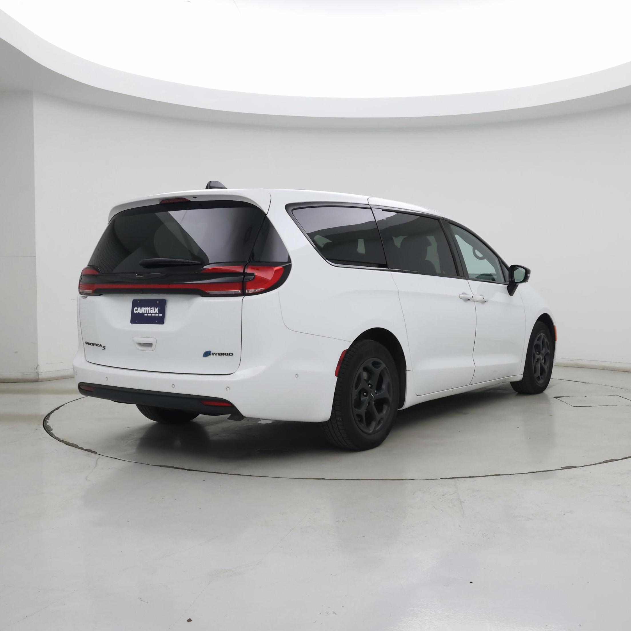 Thumbnail: 2023 Chrysler Pacifica - 8