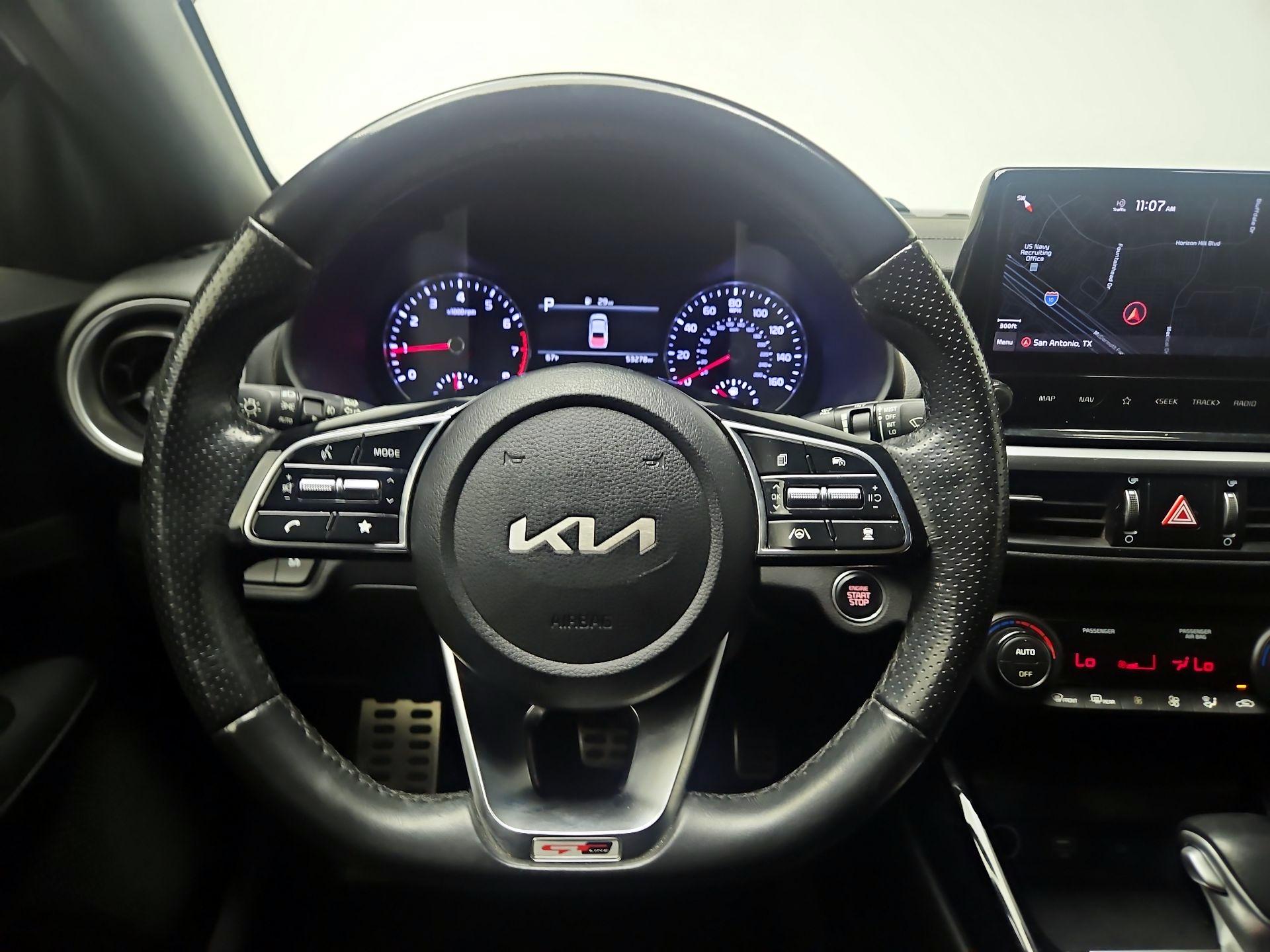 Thumbnail: 2022 Kia Forte - 10