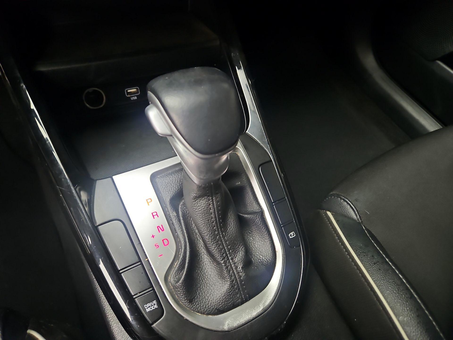 Thumbnail: 2022 Kia Forte - 18