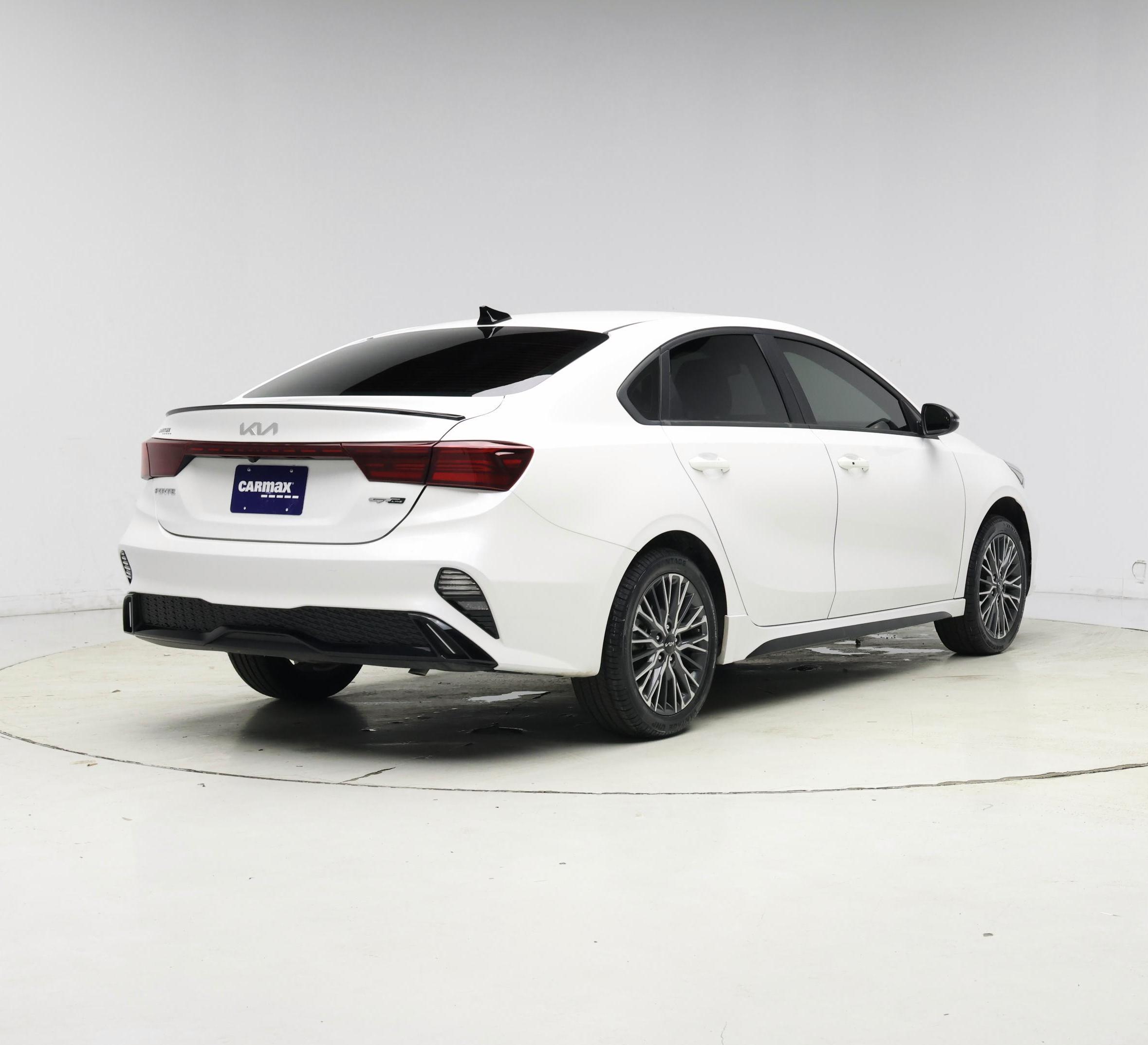 Thumbnail: 2022 Kia Forte - 8