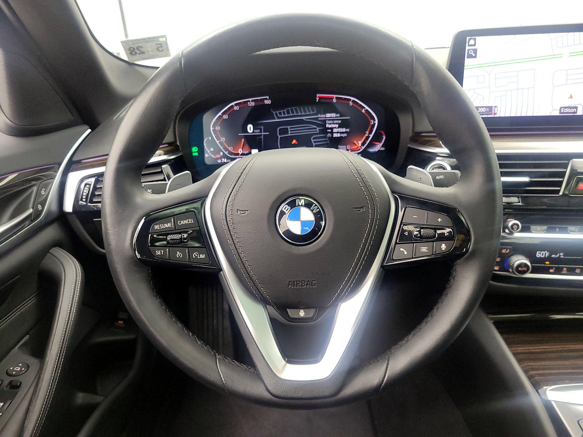 Thumbnail: 2023 BMW 5 Series - 10