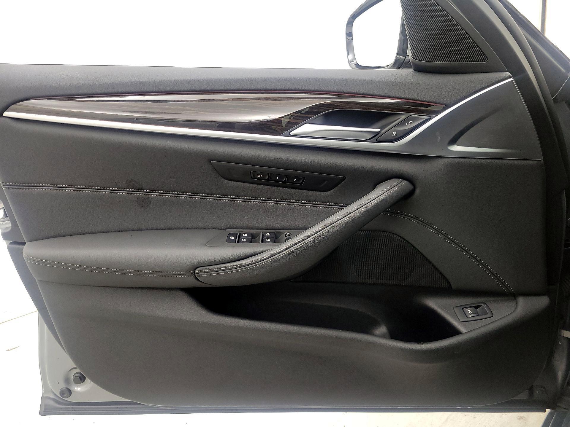 Thumbnail: 2023 BMW 5 Series - 12