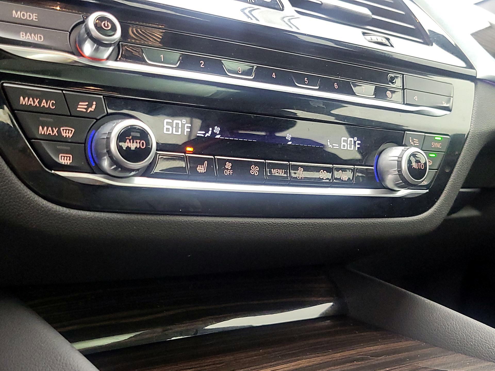 Thumbnail: 2023 BMW 5 Series - 17