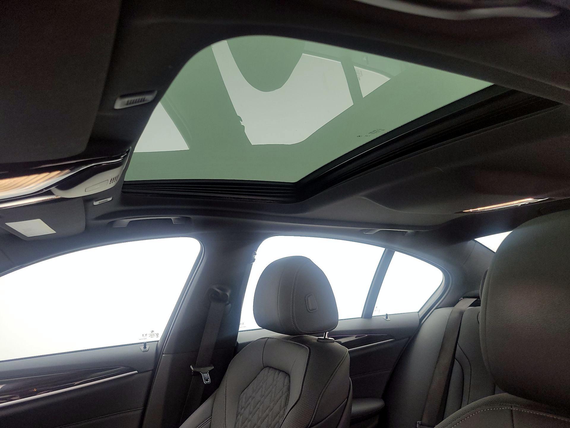 Thumbnail: 2023 BMW 5 Series - 20