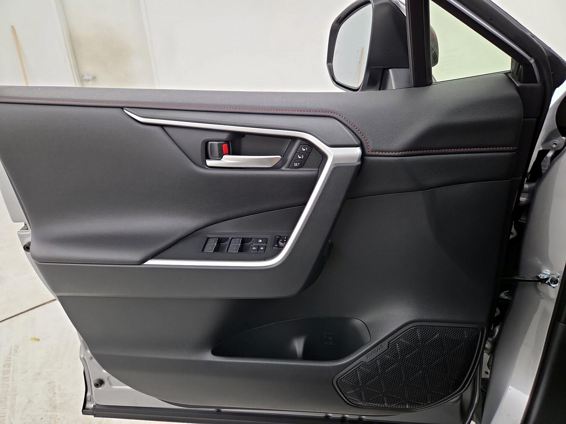 Thumbnail: 2025 Toyota RAV4 - 12