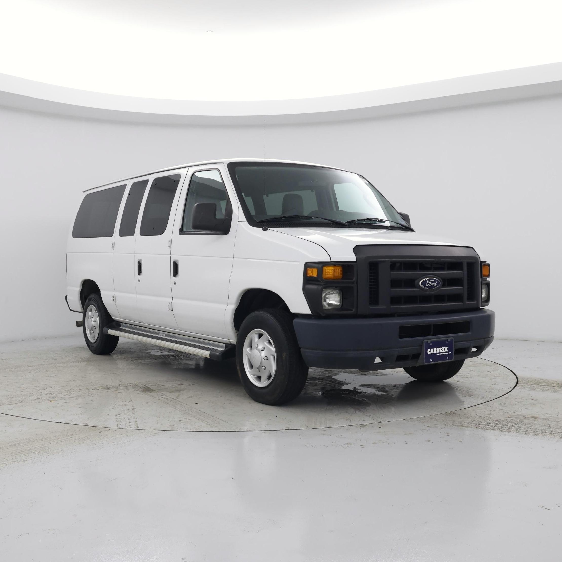White 2014 Ford E-Series E-150 XL Passenger Van Van Rear-Wheel Drive Automatic