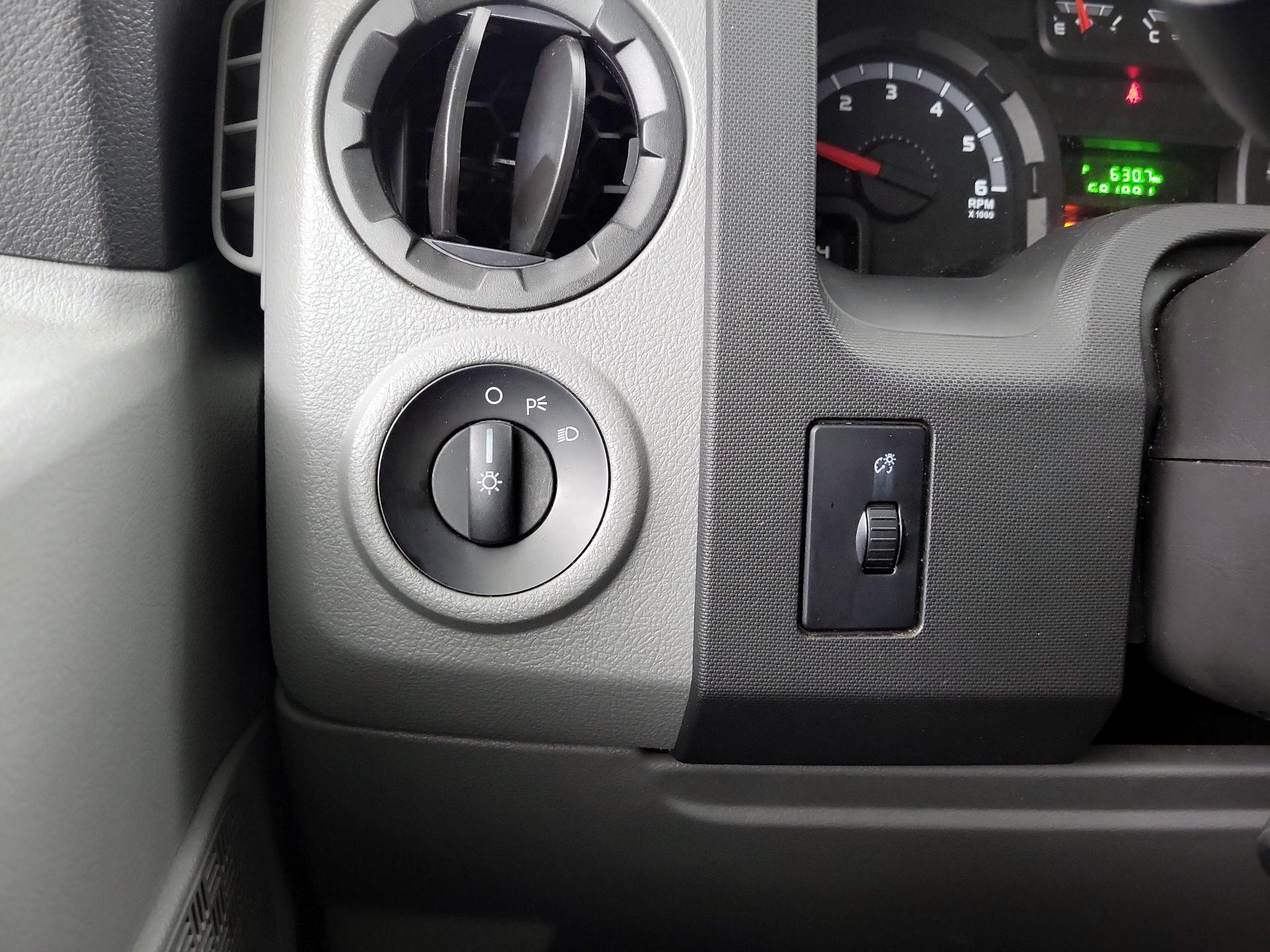 Thumbnail: 2014 Ford Econoline - 13