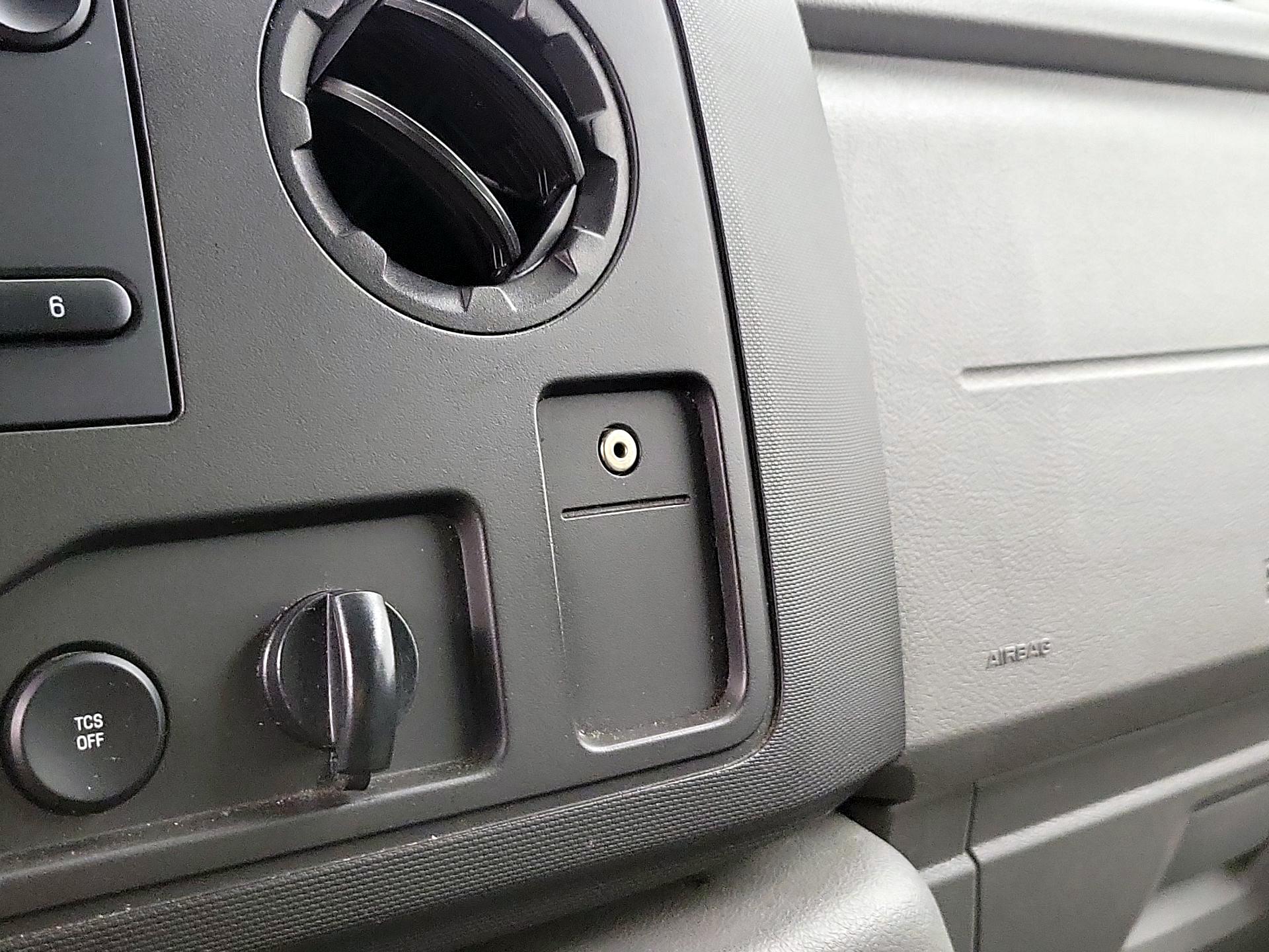 Thumbnail: 2014 Ford Econoline - 17