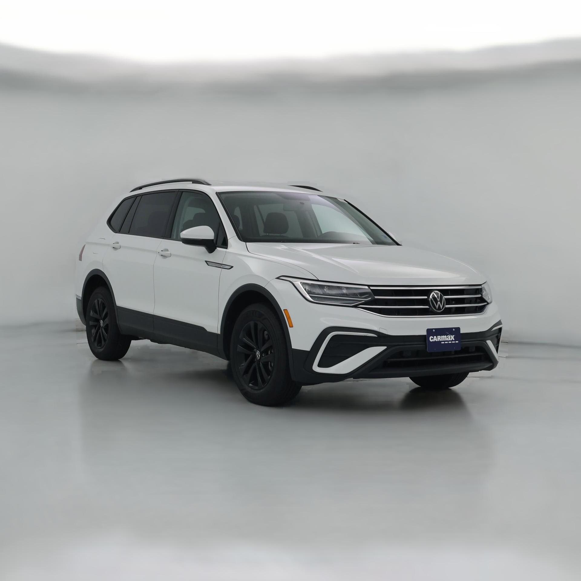 Thumbnail: 2022 Volkswagen Tiguan - 1