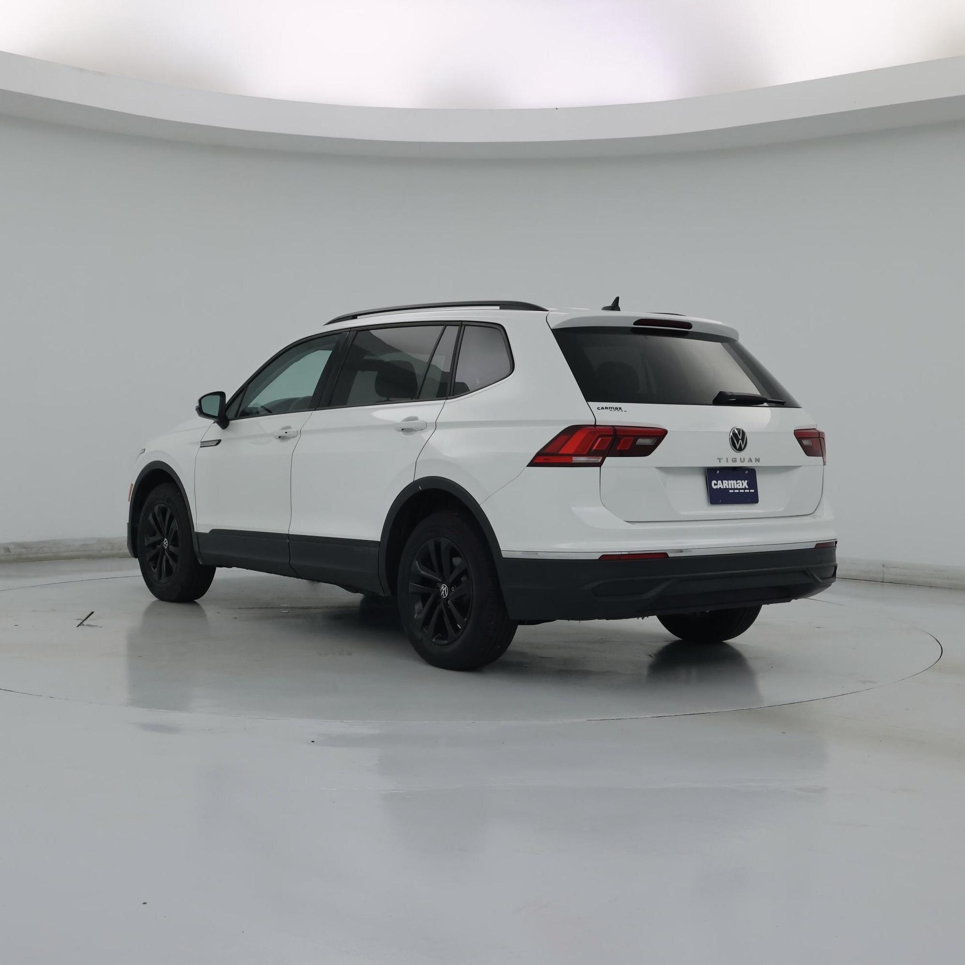 Thumbnail: 2022 Volkswagen Tiguan - 2