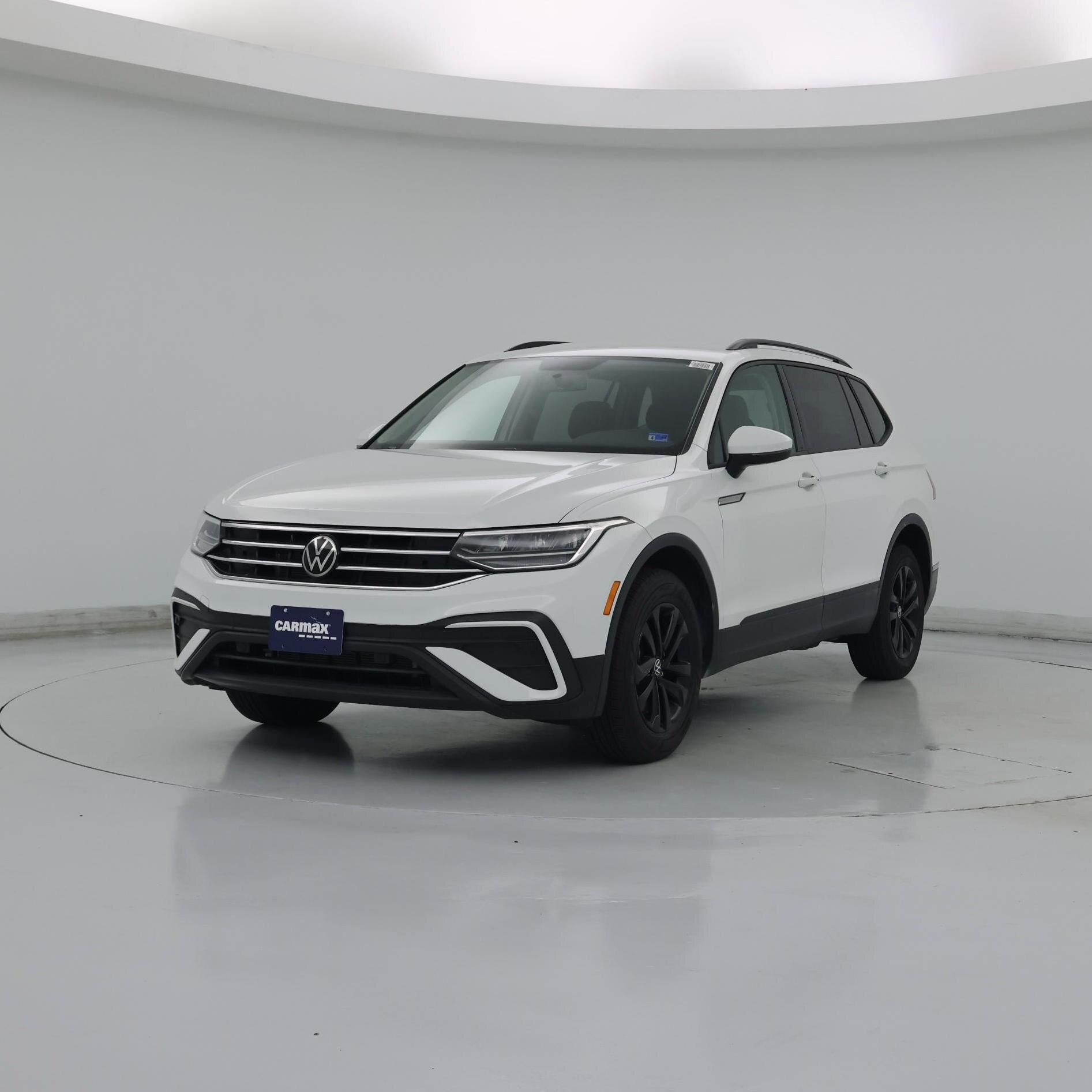 Thumbnail: 2022 Volkswagen Tiguan - 4