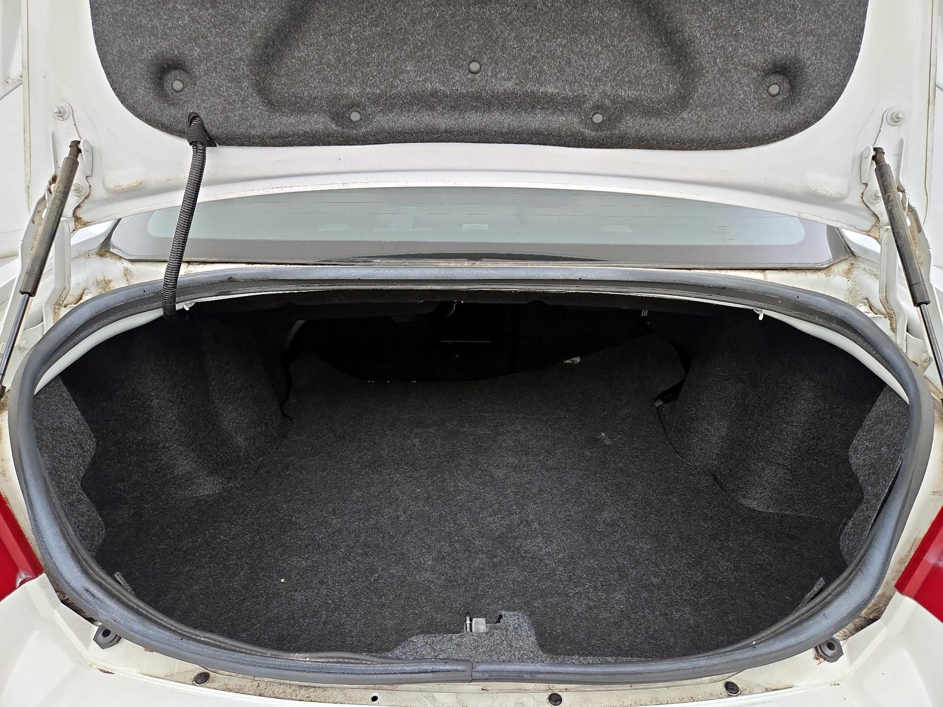 Thumbnail: 2014 Dodge Avenger - 19