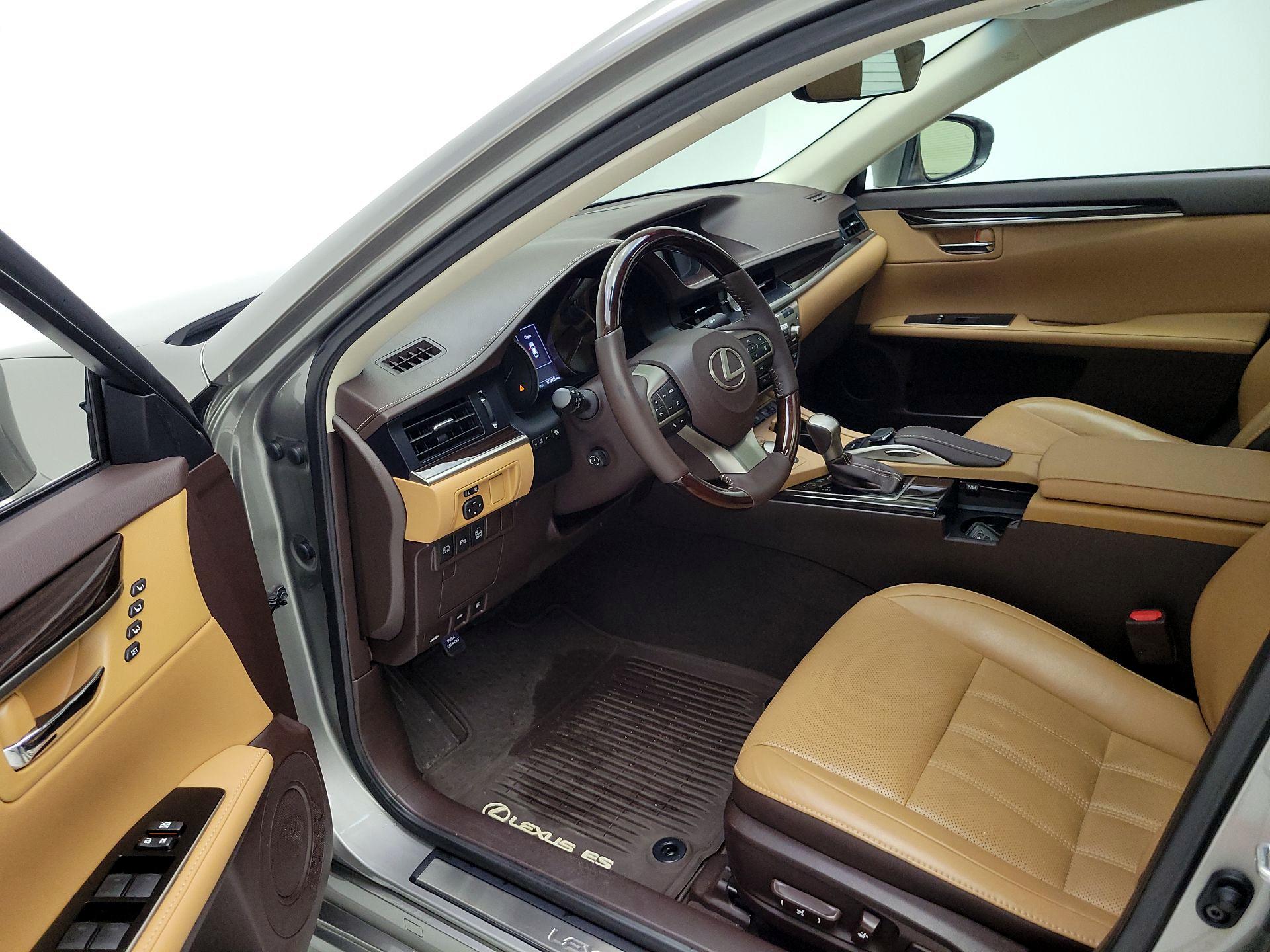 Thumbnail: 2018 Lexus ES - 9