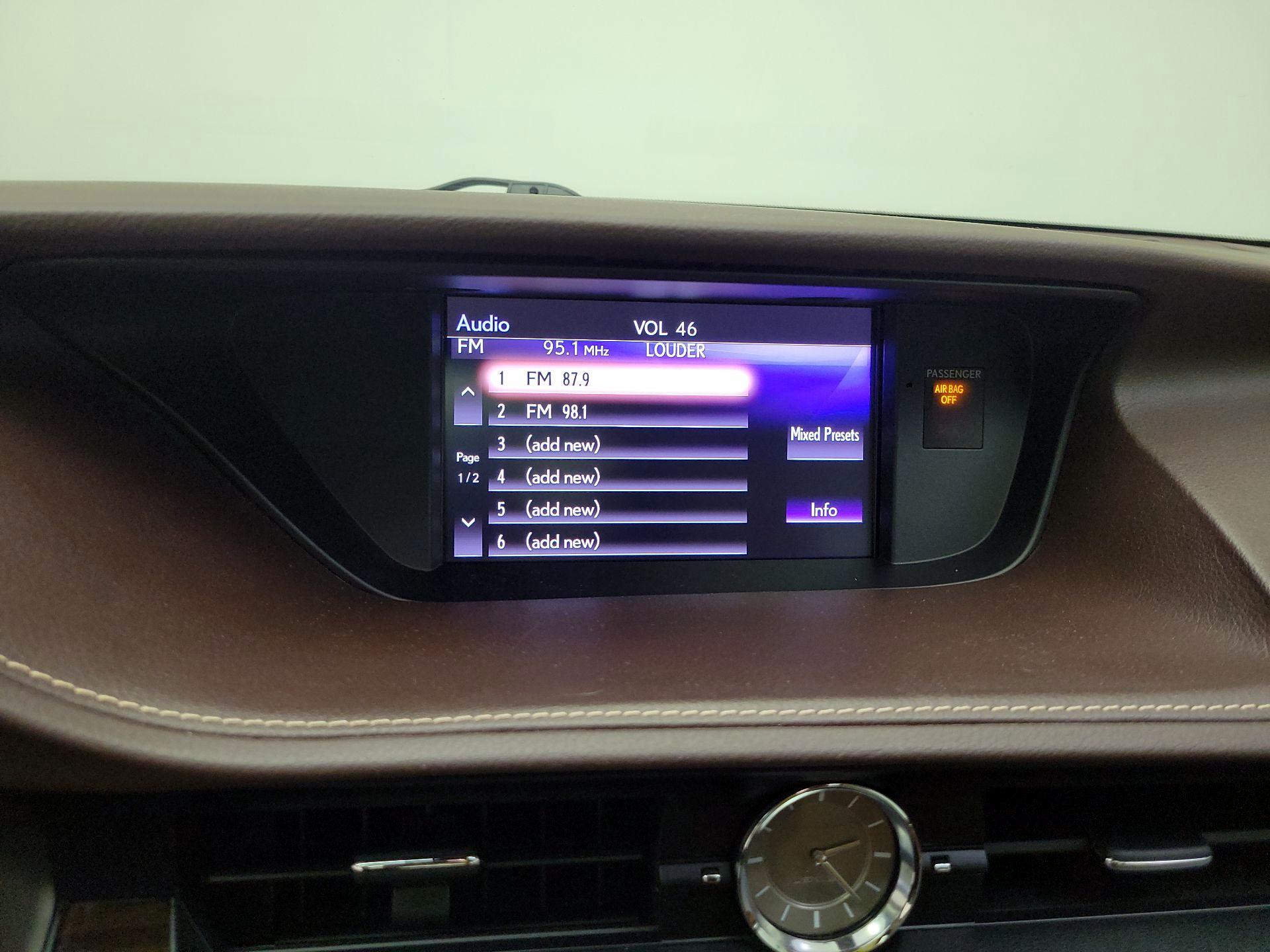 Thumbnail: 2018 Lexus ES - 13