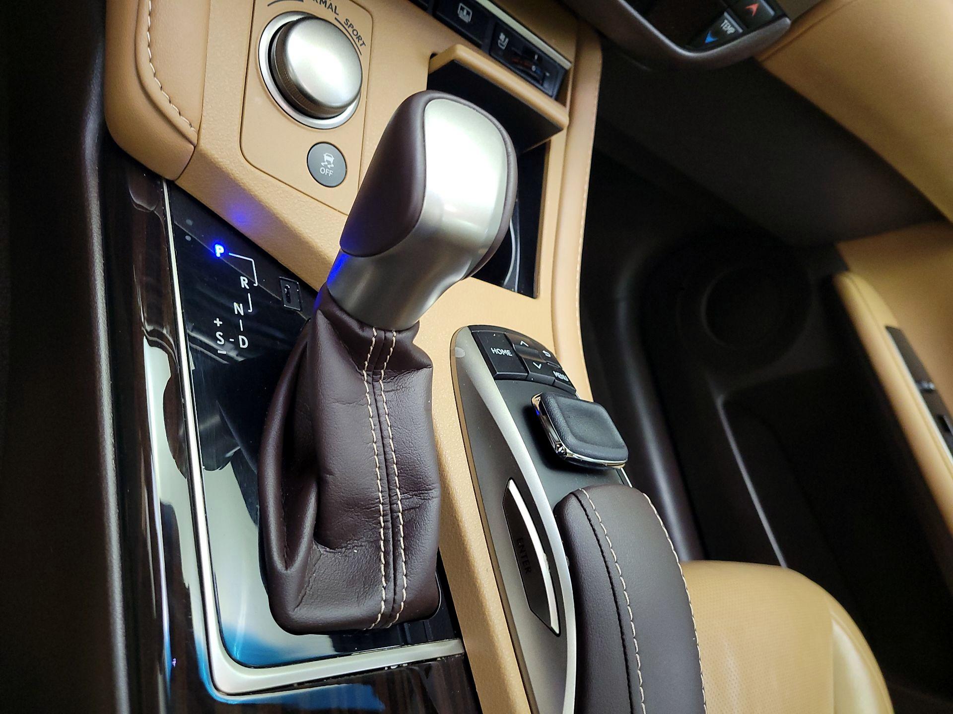 Thumbnail: 2018 Lexus ES - 15