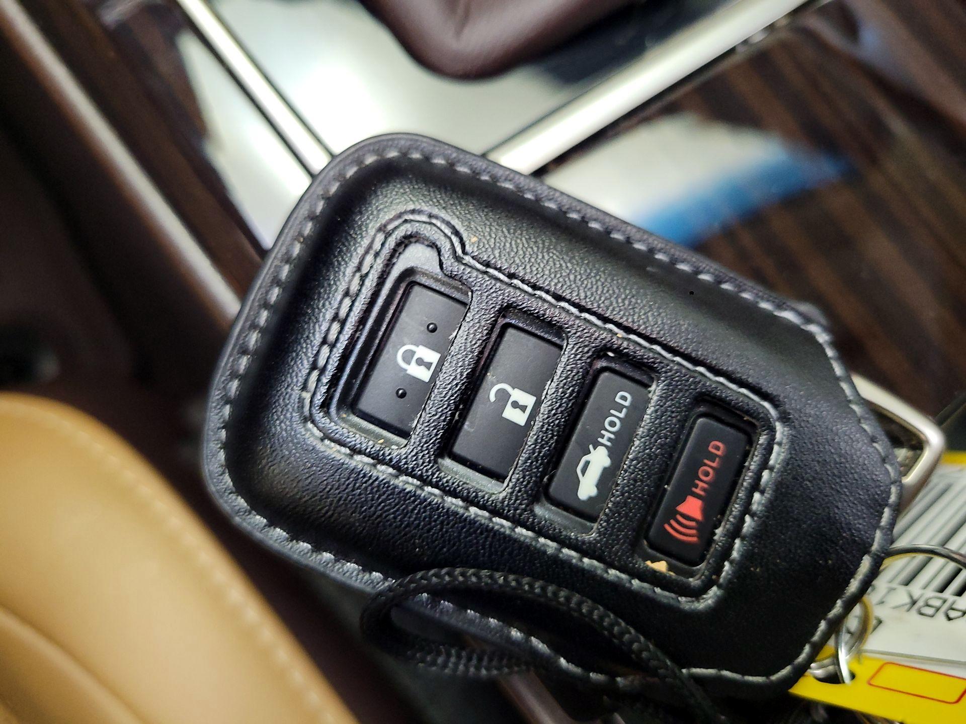 Thumbnail: 2018 Lexus ES - 20