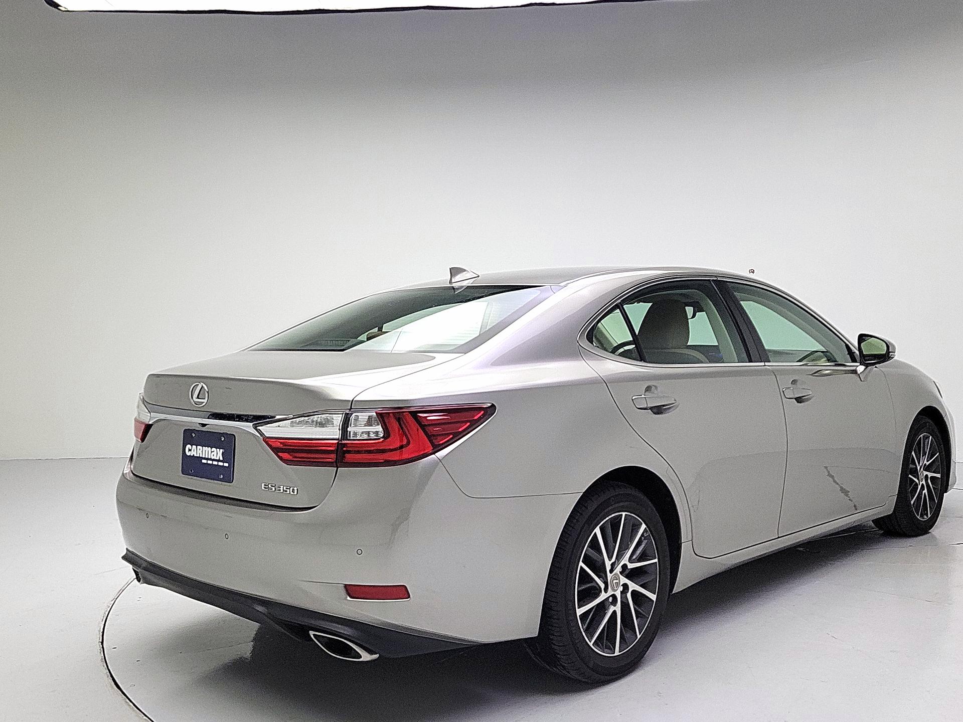 Thumbnail: 2018 Lexus ES - 5