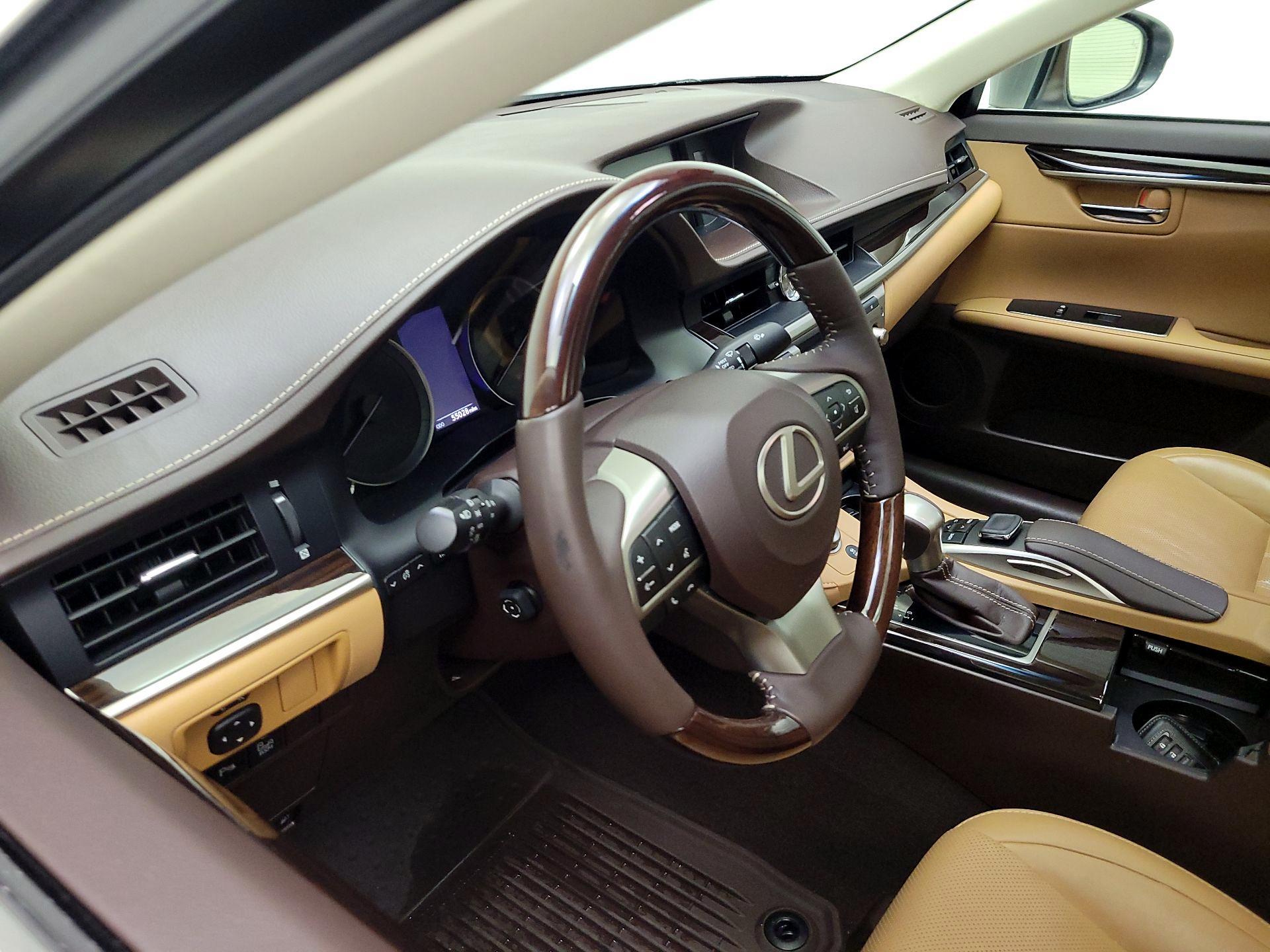 Thumbnail: 2018 Lexus ES - 8