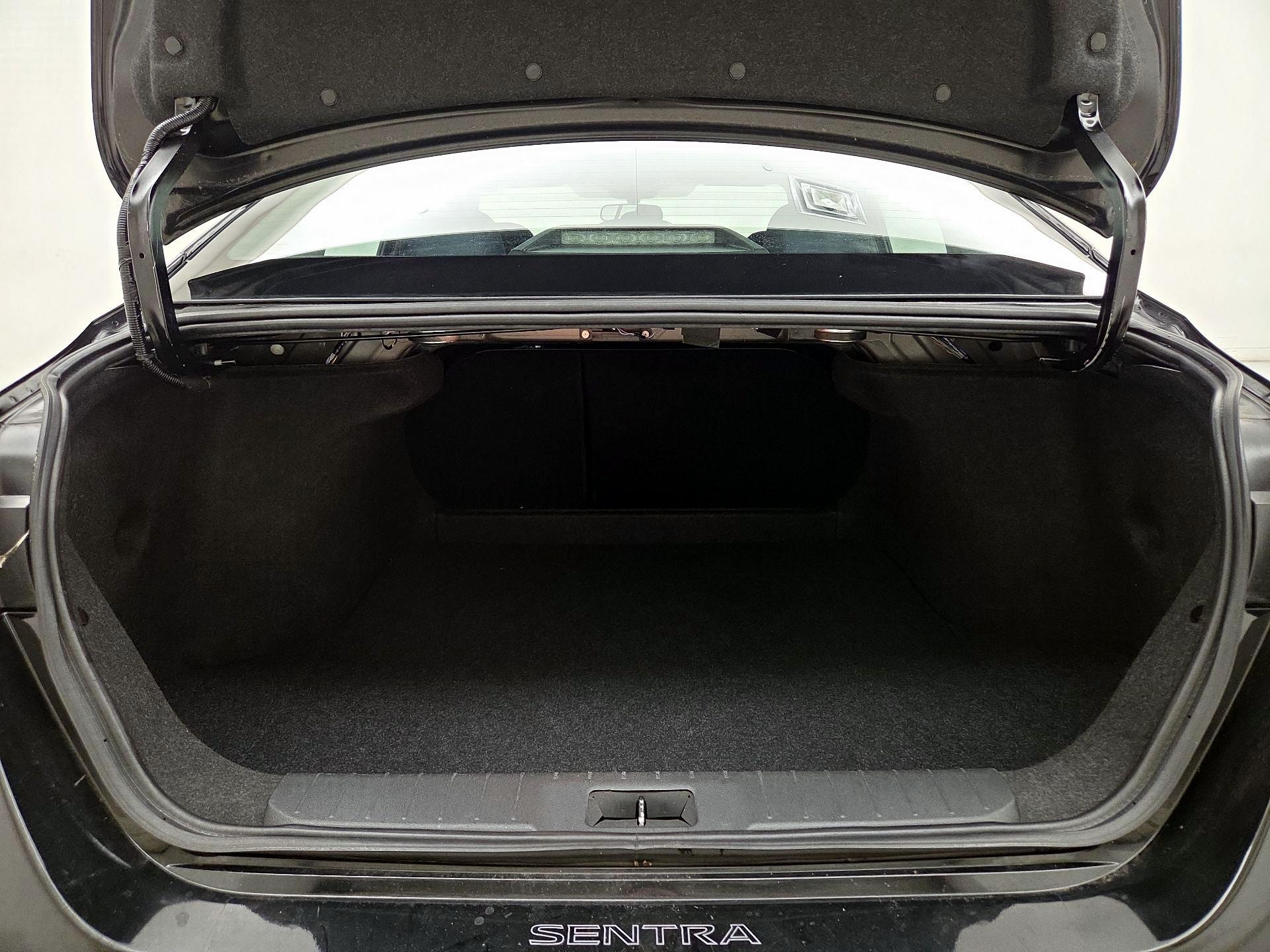 Thumbnail: 2023 Nissan Sentra - 20