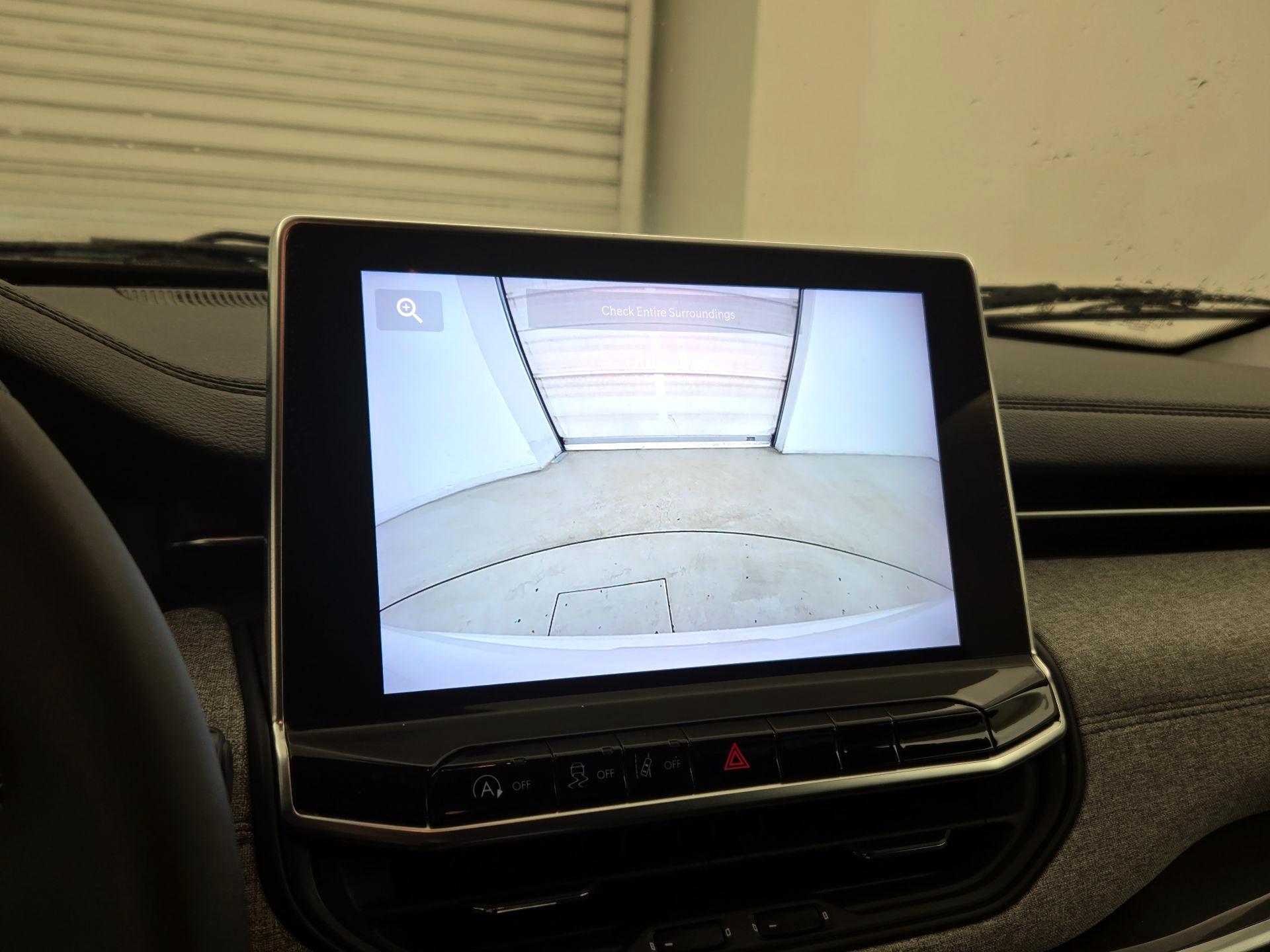 Thumbnail: 2022 Jeep Compass - 12